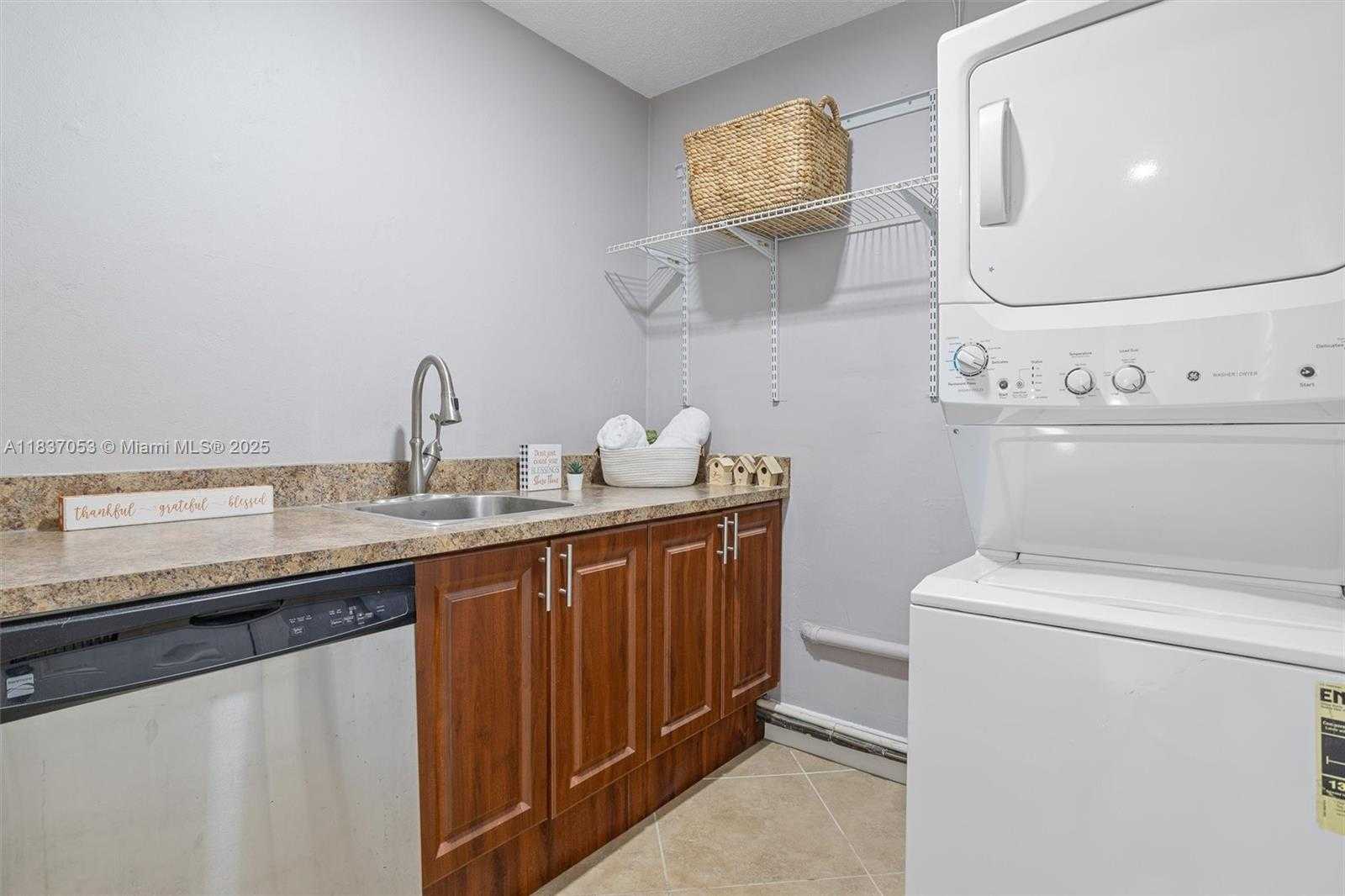 Small Image of 3240 SOUTH WEST 69TH AVE, Miami Number 20