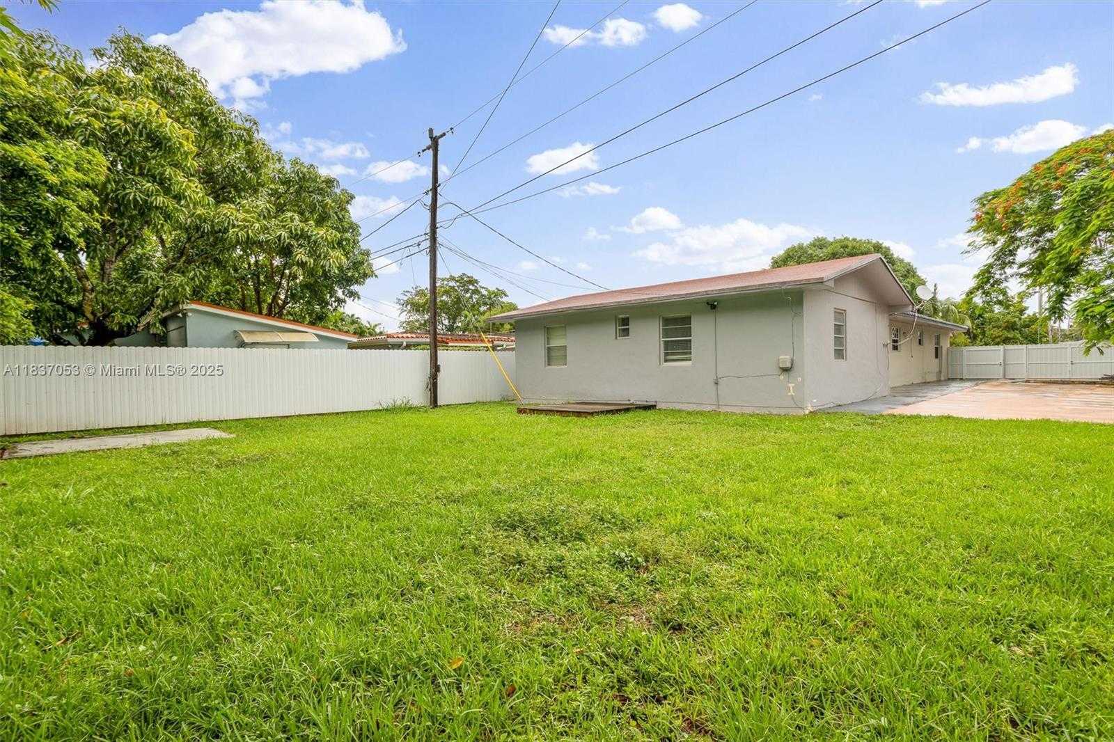 Small Image of 3240 SOUTH WEST 69TH AVE, Miami Number 23
