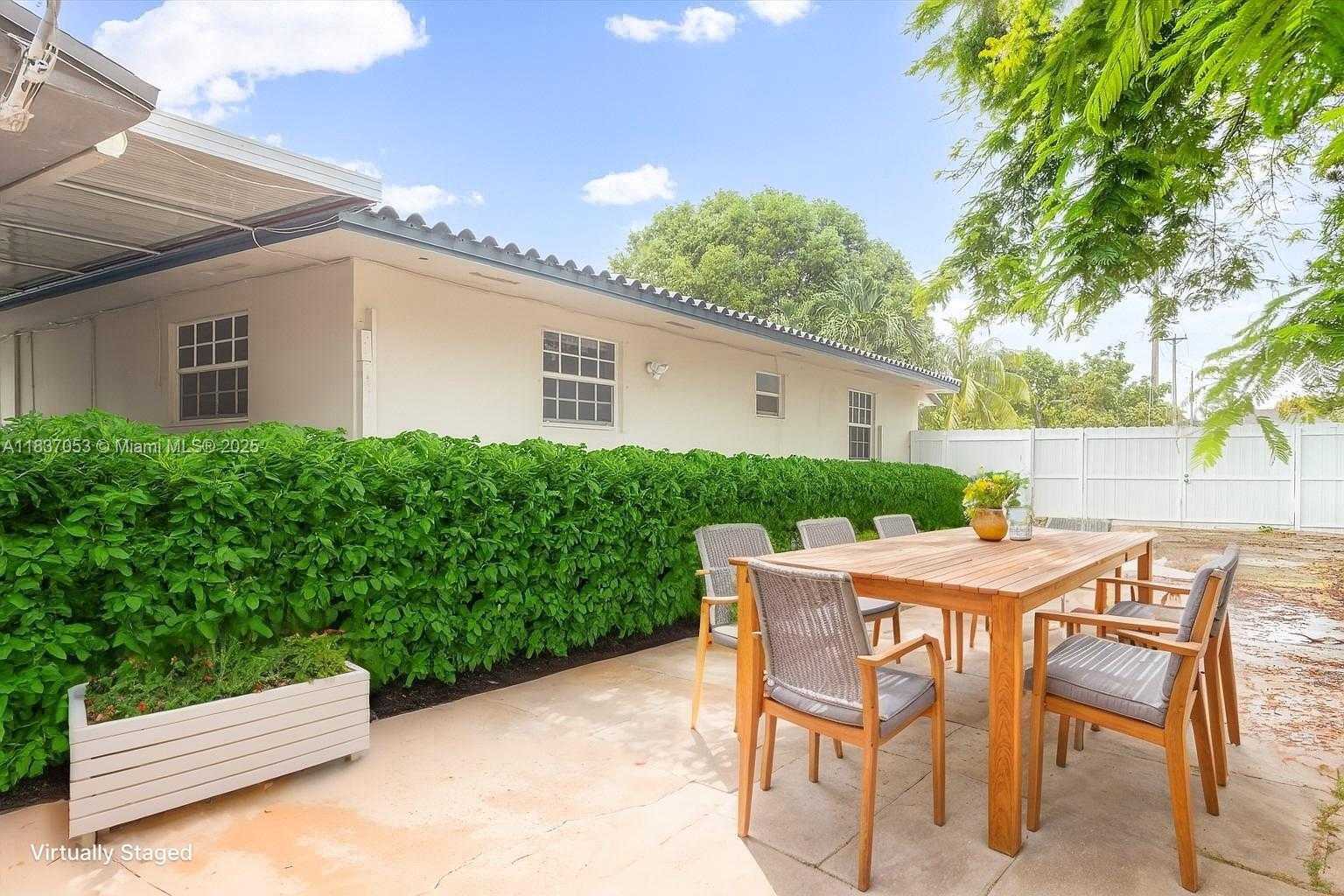 Small Image of 3240 SOUTH WEST 69TH AVE, Miami Number 26