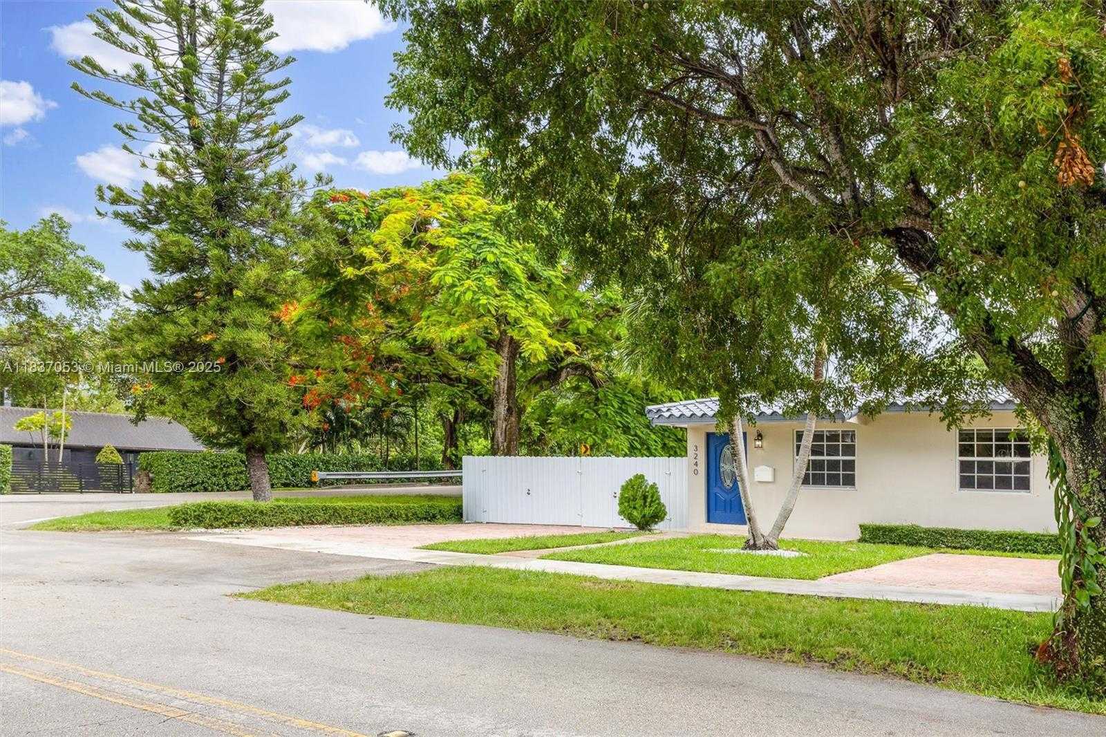 Small Image of 3240 SOUTH WEST 69TH AVE, Miami Number 29