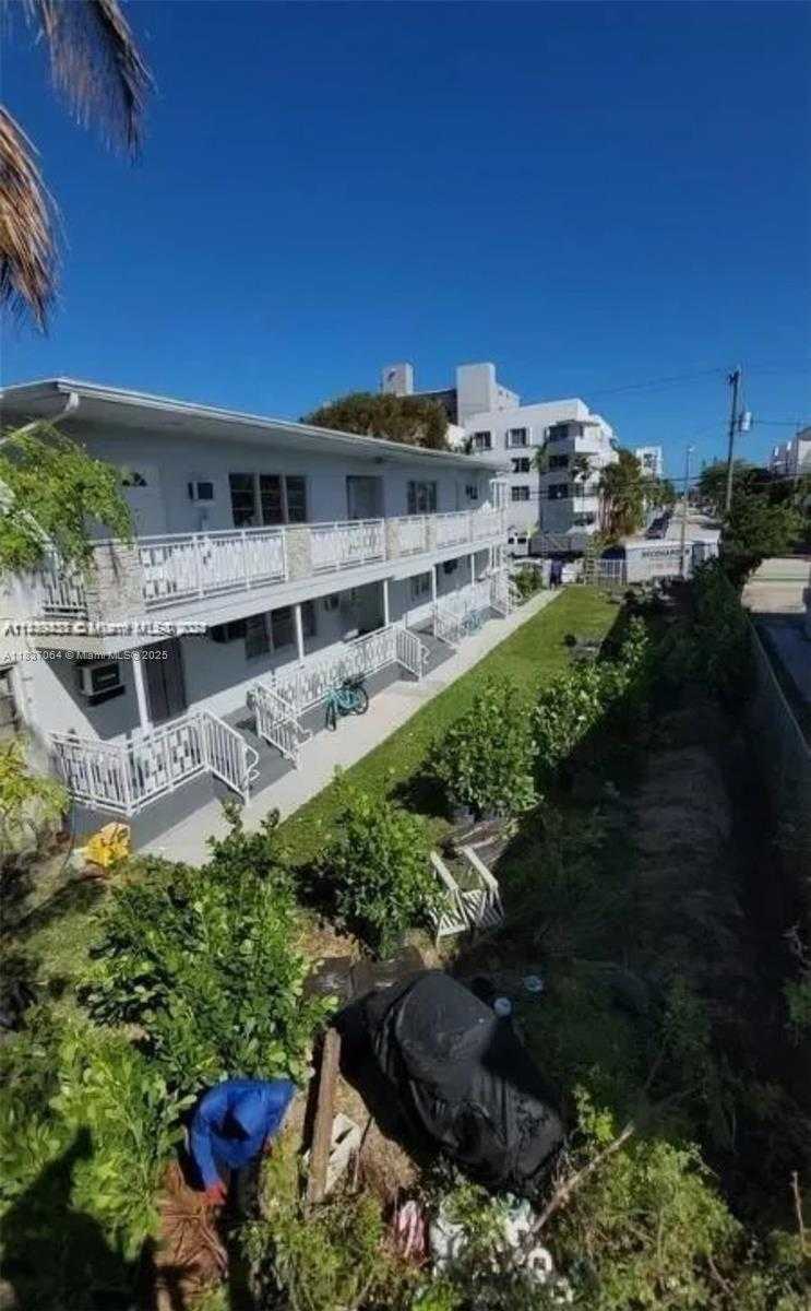 Small Image of 7600 DICKENS AVE #3, Miami Beach Number 10