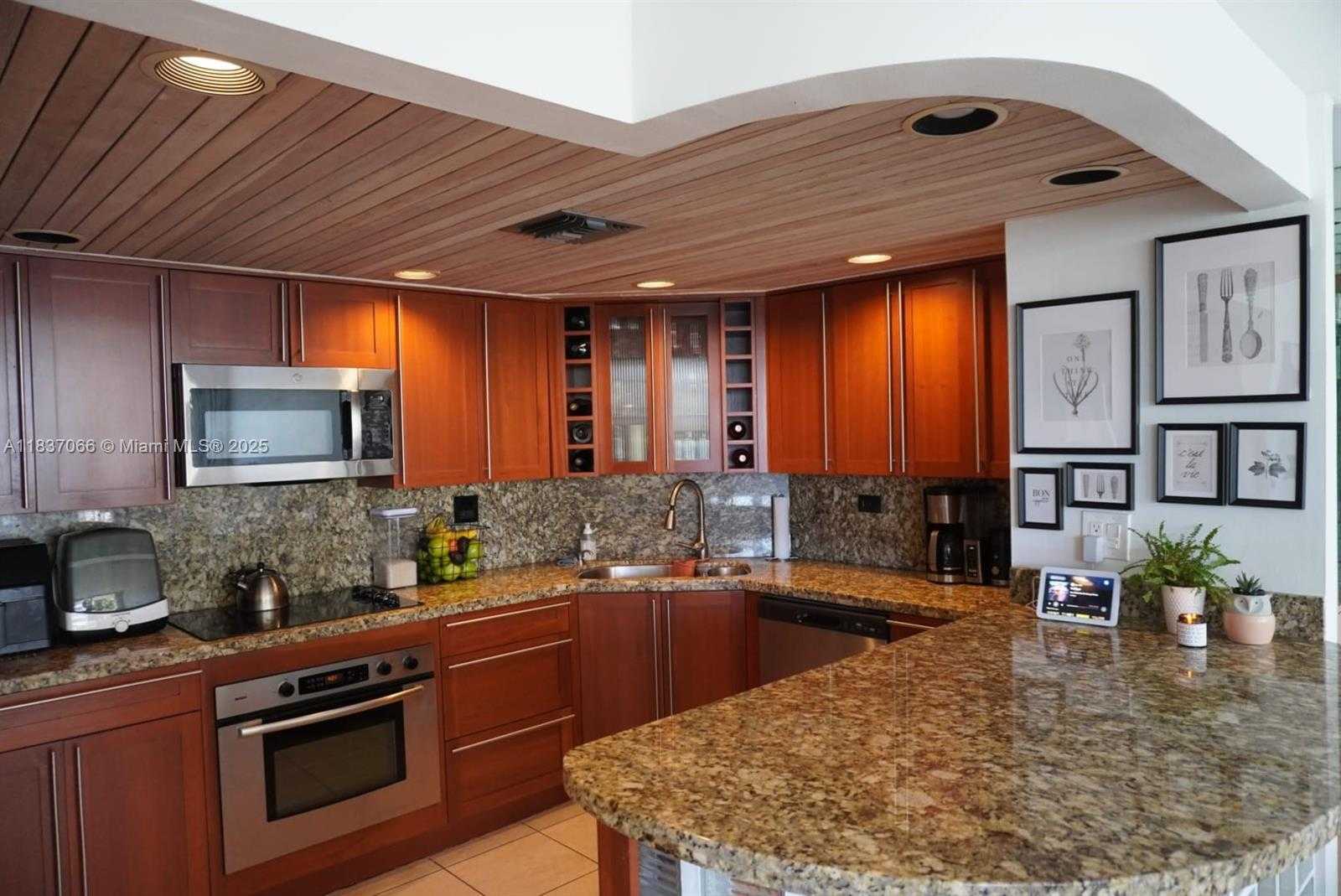 Small Image of 1408 BRICKELL BAY DR #411, Miami Number 10