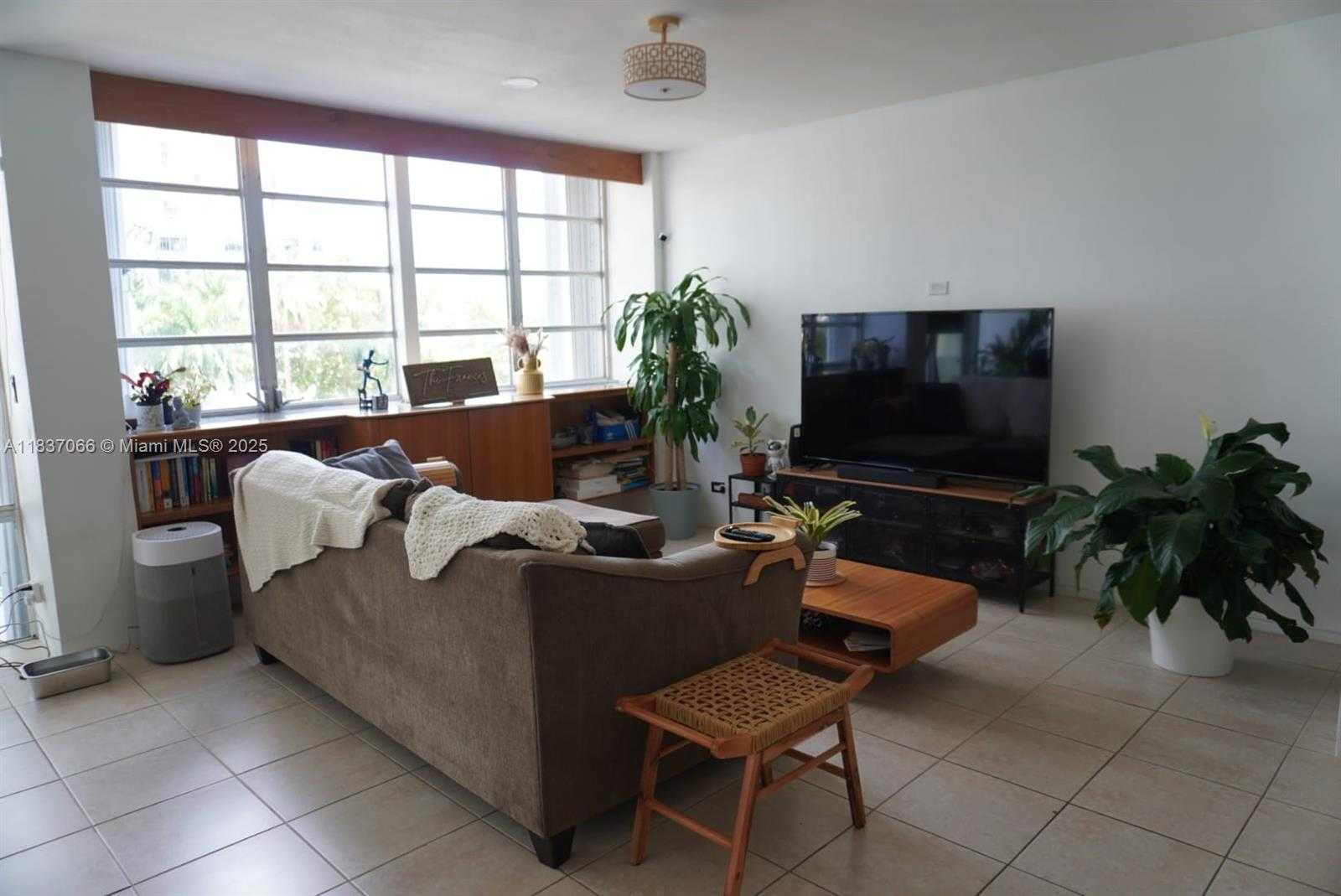 Small Image of 1408 BRICKELL BAY DR #411, Miami Number 11