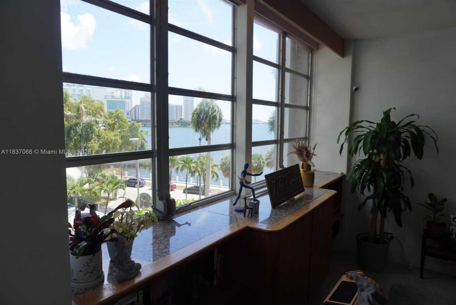 Small Image of 1408 BRICKELL BAY DR #411, Miami Number 12