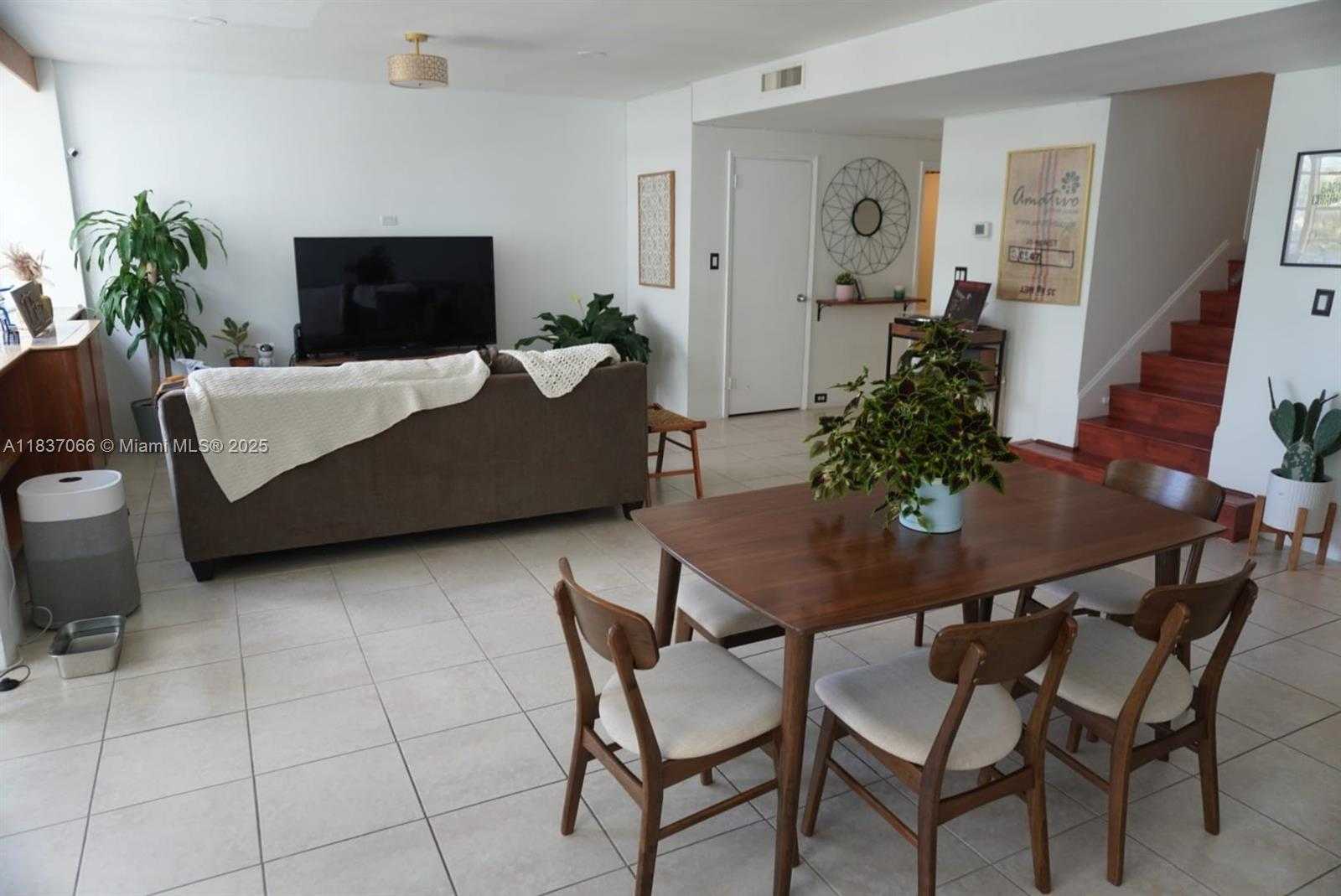Small Image of 1408 BRICKELL BAY DR #411, Miami Number 13