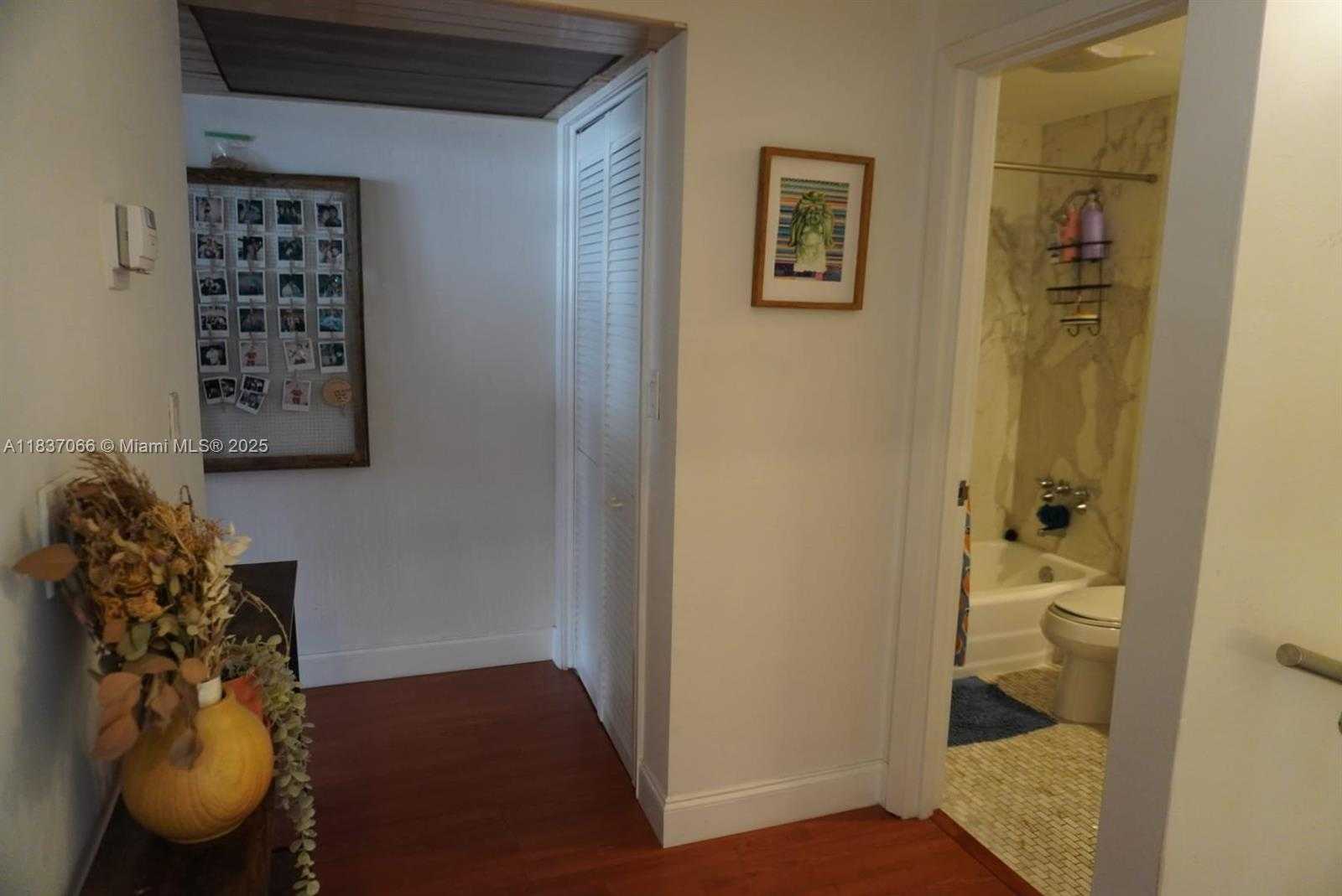 Small Image of 1408 BRICKELL BAY DR #411, Miami Number 14