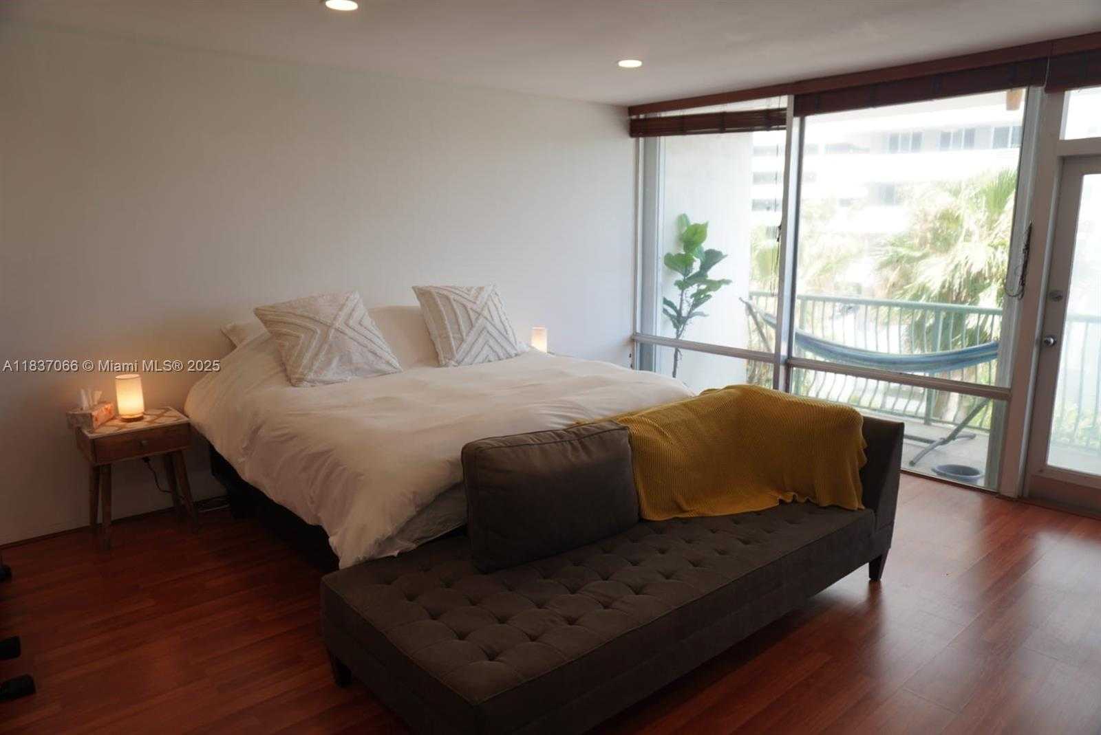 Small Image of 1408 BRICKELL BAY DR #411, Miami Number 22