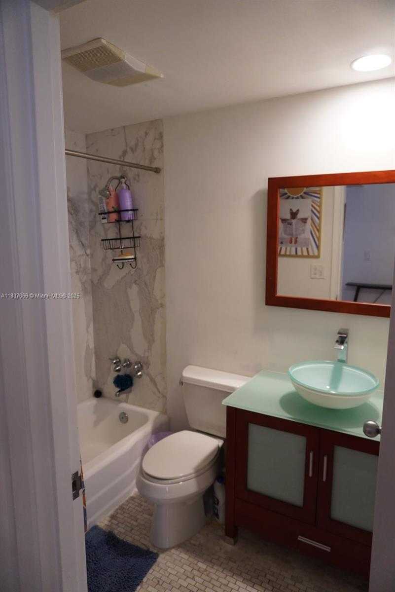 Small Image of 1408 BRICKELL BAY DR #411, Miami Number 27