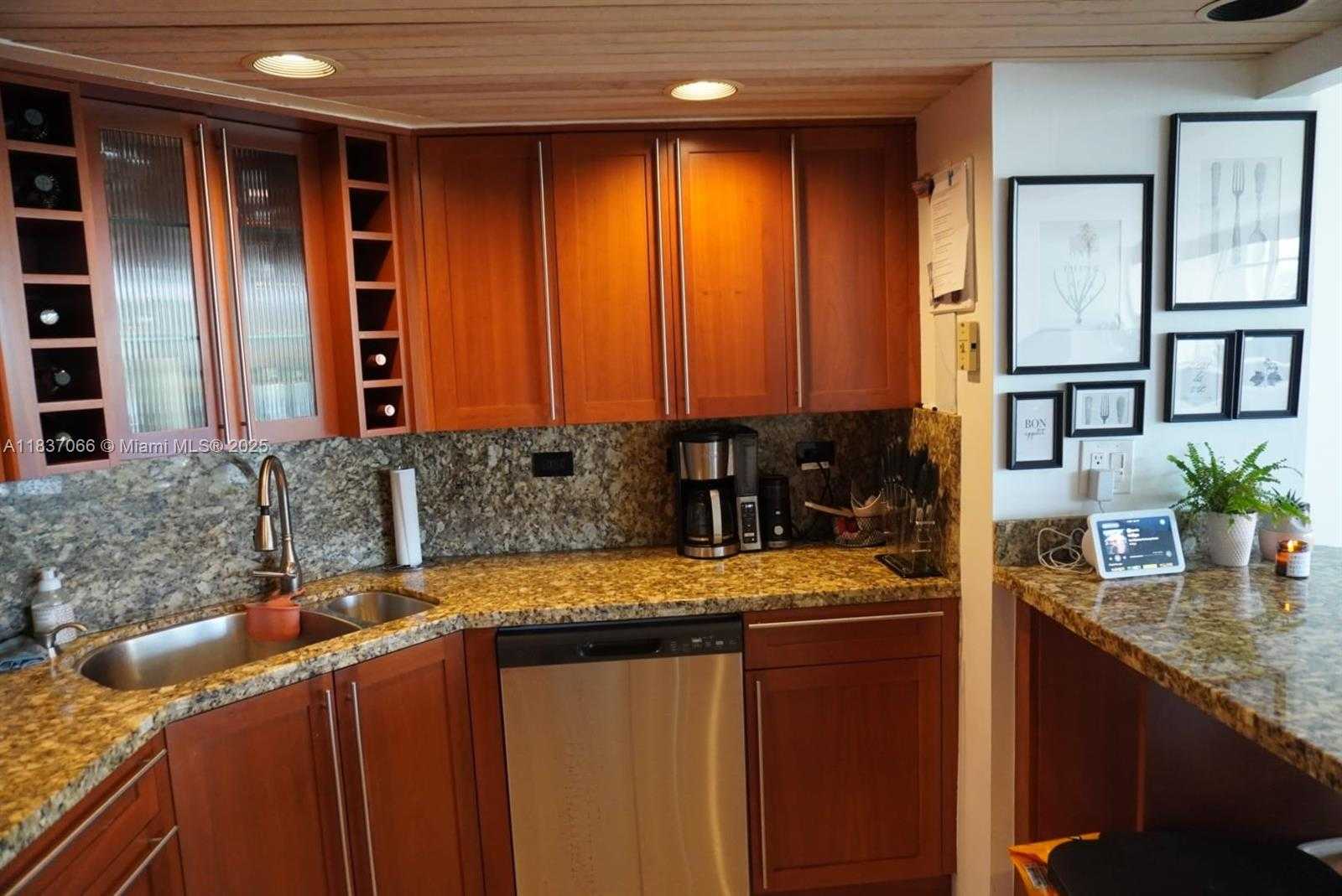 Small Image of 1408 BRICKELL BAY DR #411, Miami Number 4