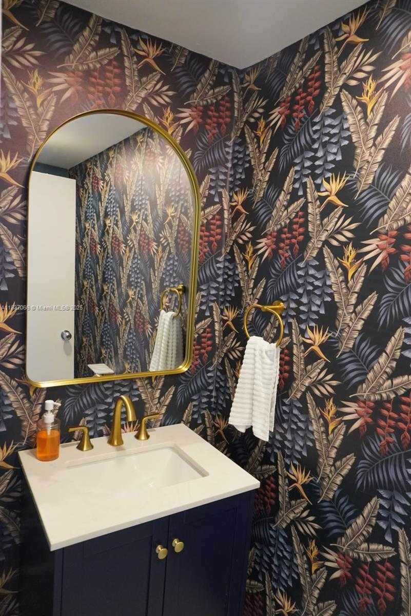 Small Image of 1408 BRICKELL BAY DR #411, Miami Number 5
