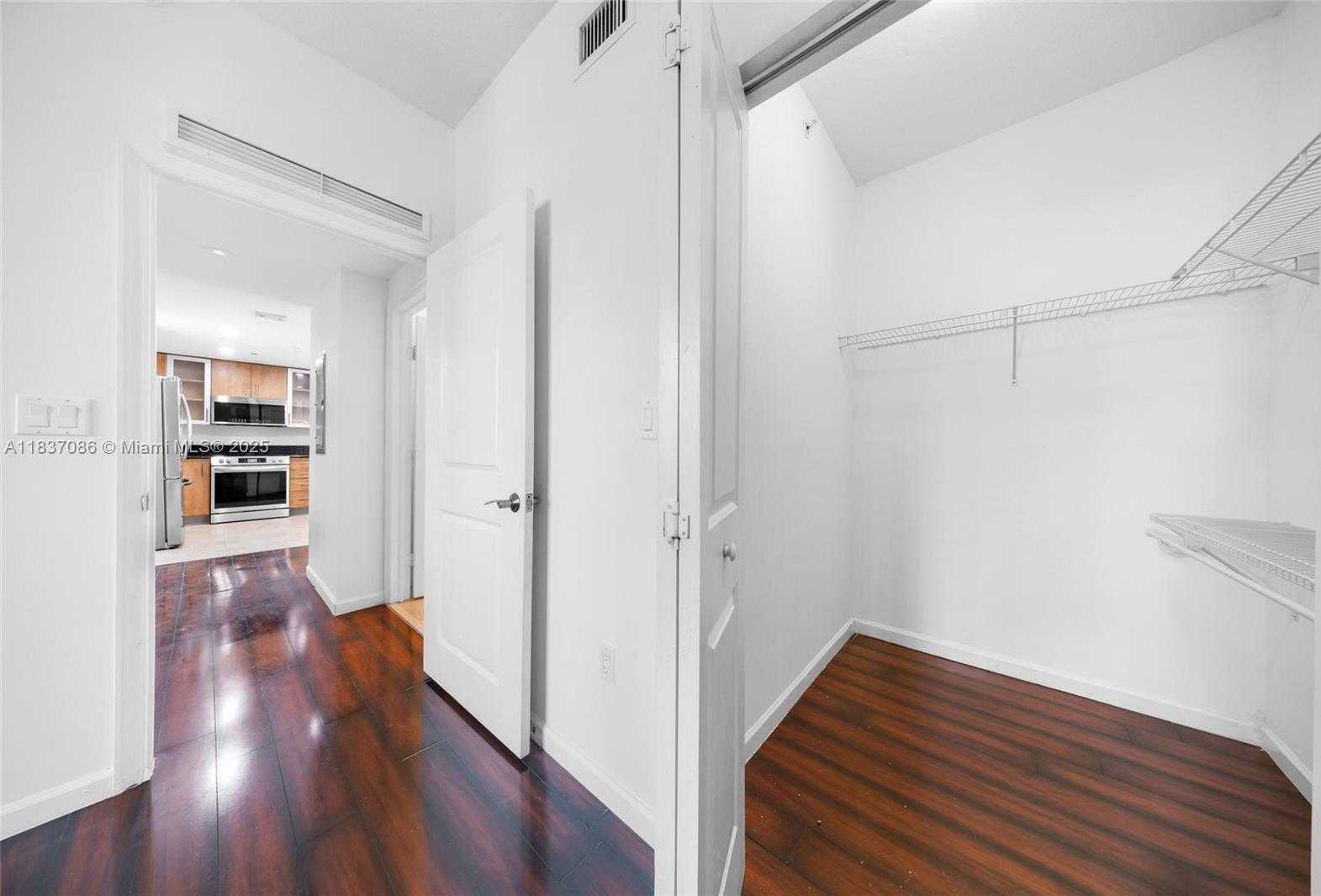 Small Image of 7914 HARBOR ISLAND DR #203, North Bay Village Number 17