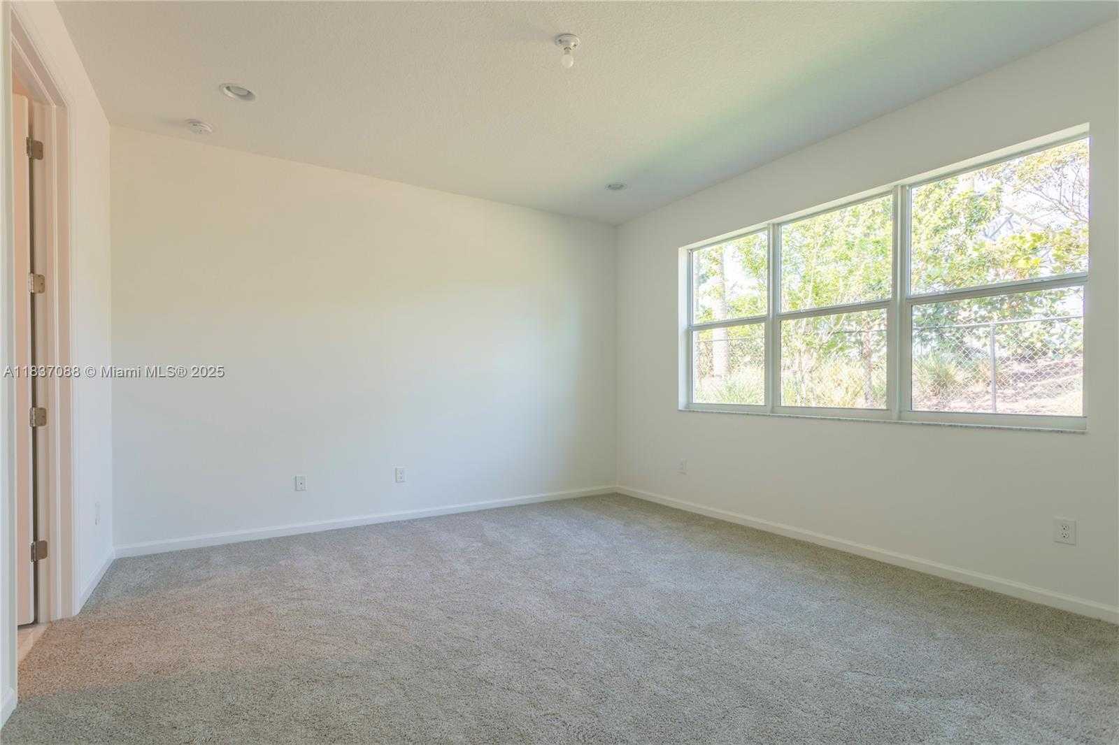 Small Image of 6463 TRAILS OF FOXFORD CT, West Palm Beach Number 15