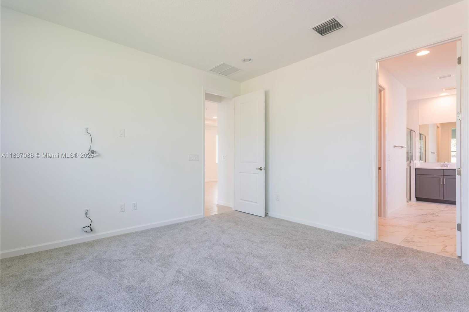 Small Image of 6463 TRAILS OF FOXFORD CT, West Palm Beach Number 16