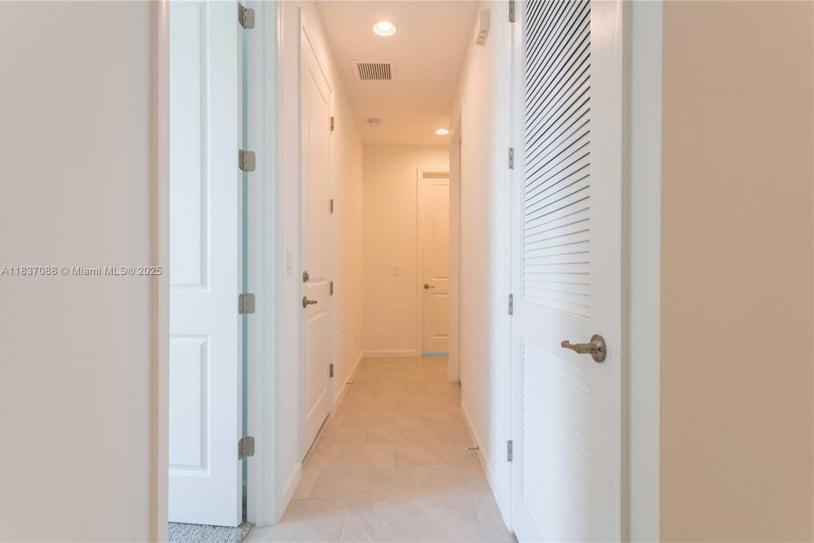 Small Image of 6463 TRAILS OF FOXFORD CT, West Palm Beach Number 20