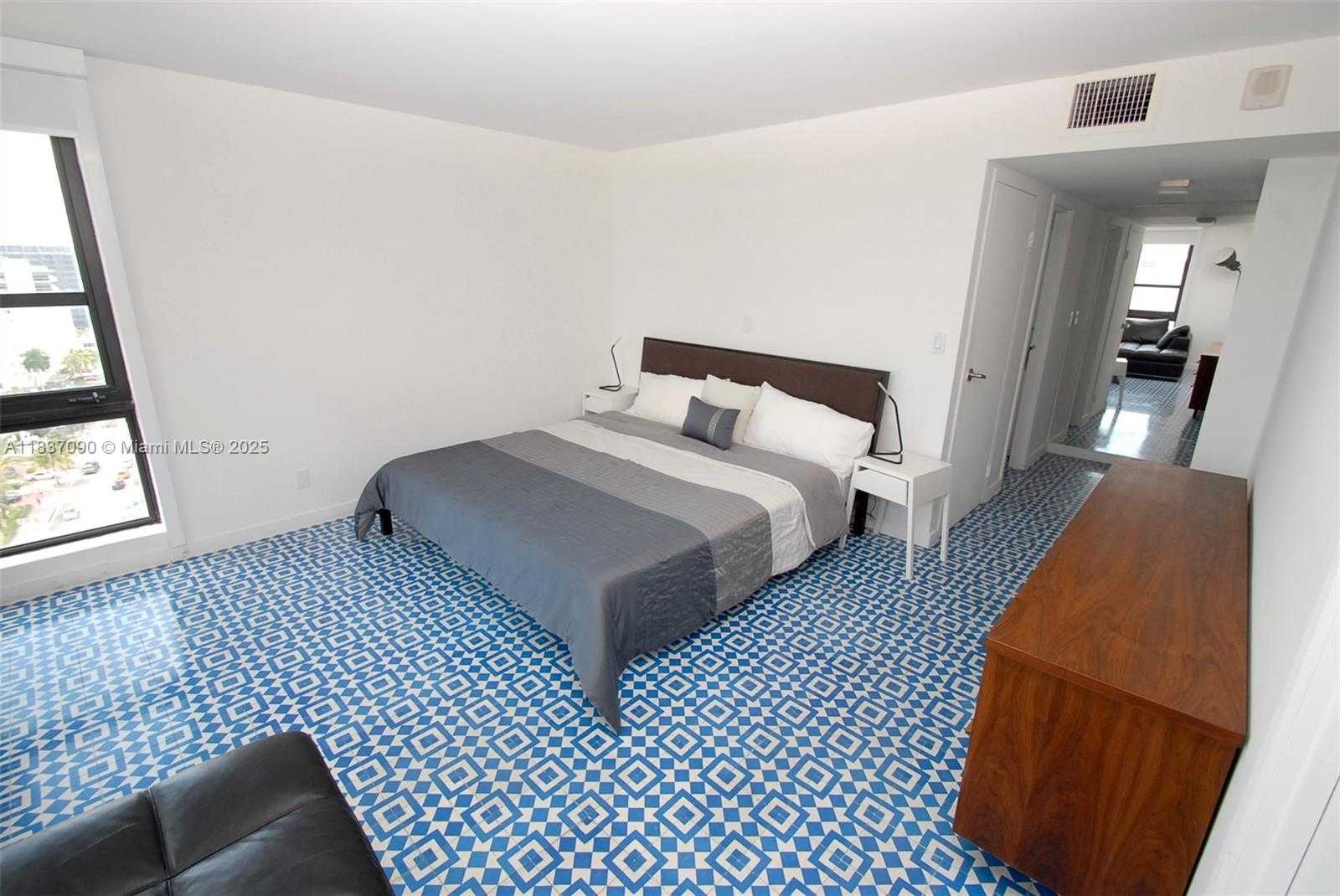 Small Image of 1800 COLLINS AVE #18F, Miami Beach Number 11
