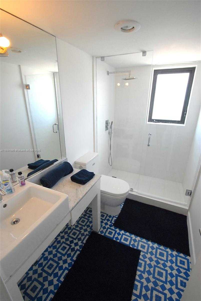 Small Image of 1800 COLLINS AVE #18F, Miami Beach Number 15