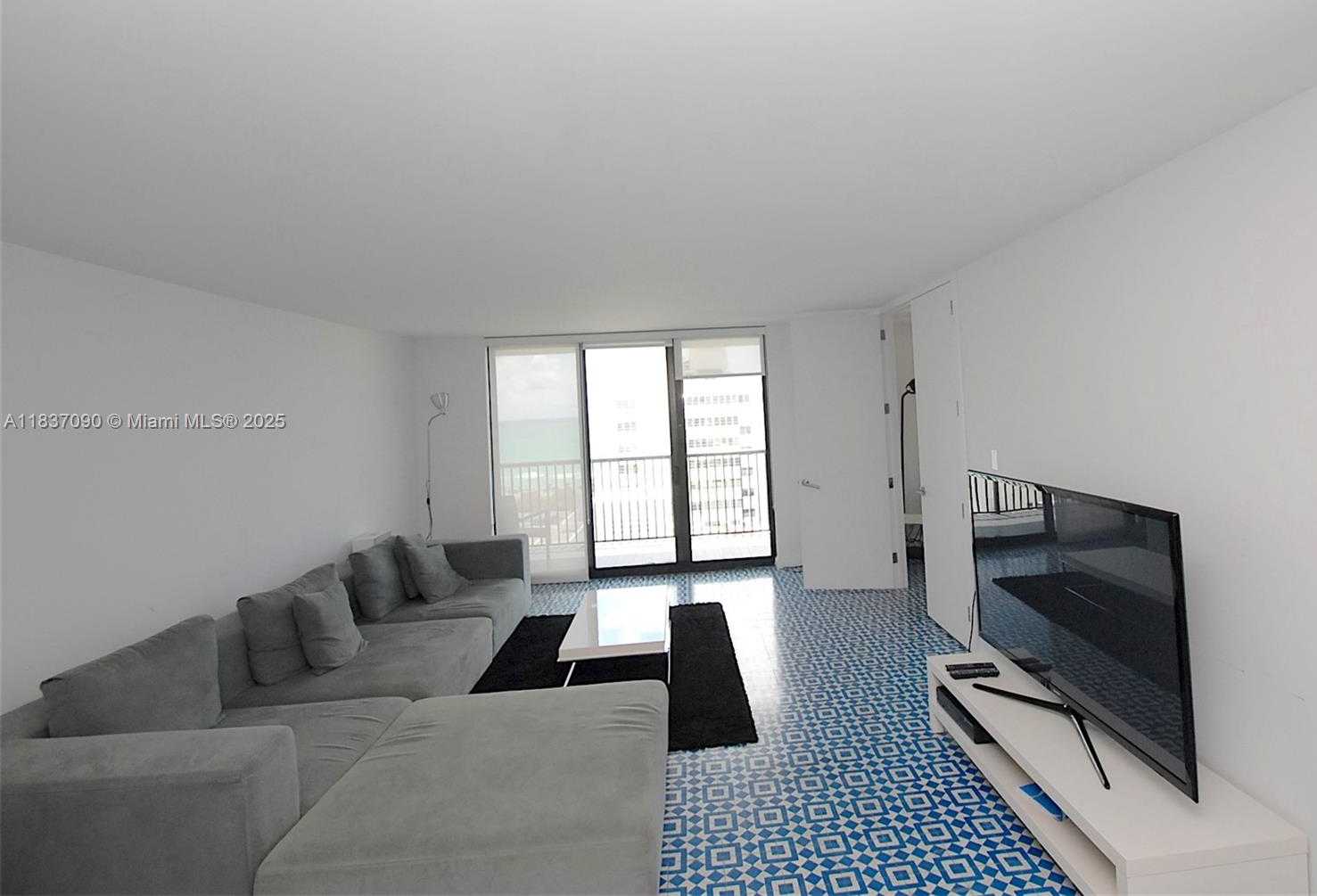 Small Image of 1800 COLLINS AVE #18F, Miami Beach Number 5