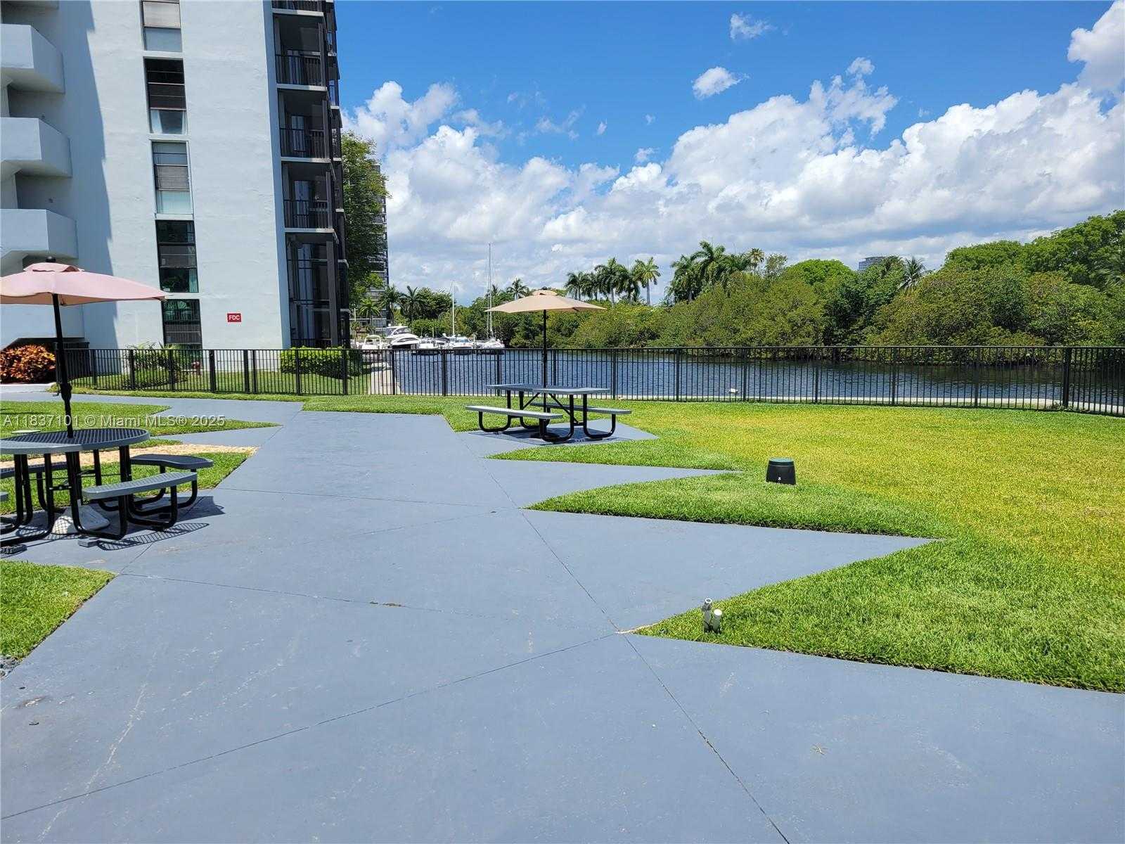 Small Image of 3401 NORTH COUNTRY CLUB DR #EI-202, Aventura Number 12