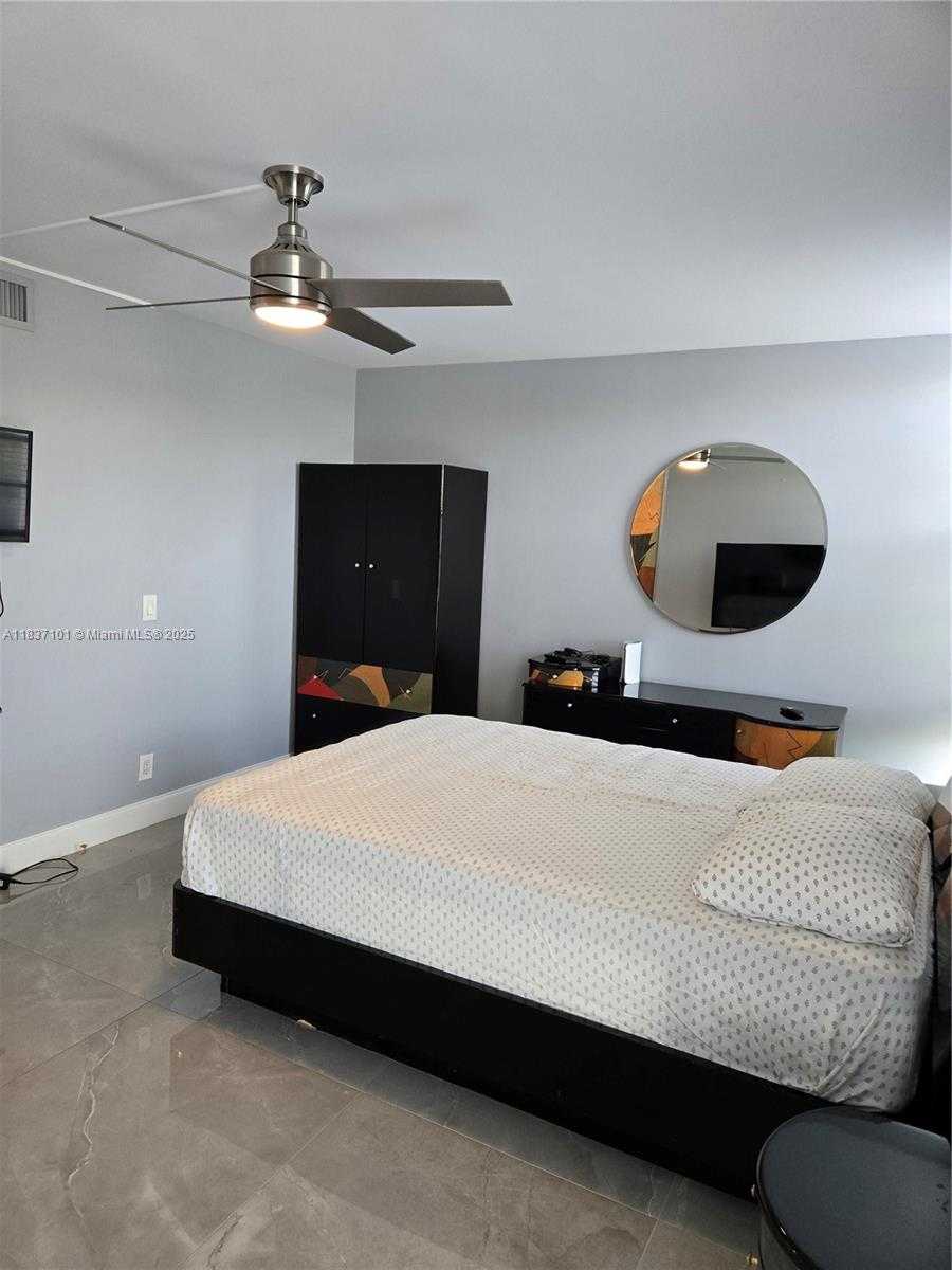 Small Image of 3401 NORTH COUNTRY CLUB DR #EI-202, Aventura Number 21