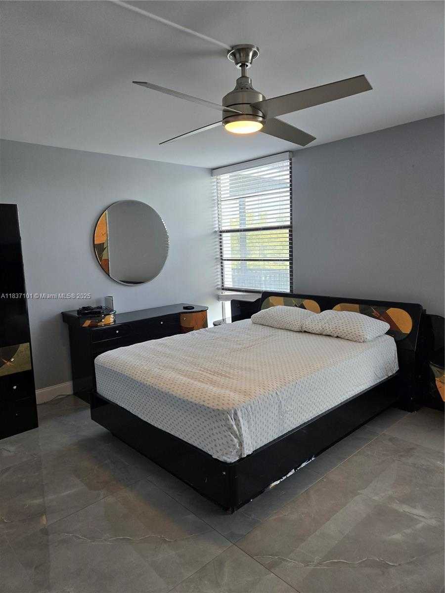 Small Image of 3401 NORTH COUNTRY CLUB DR #EI-202, Aventura Number 22