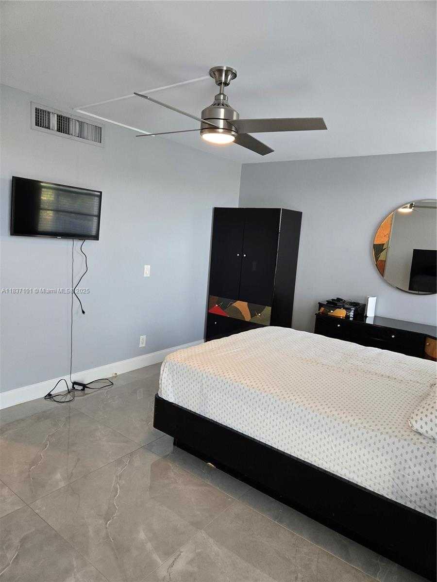 Small Image of 3401 NORTH COUNTRY CLUB DR #EI-202, Aventura Number 23