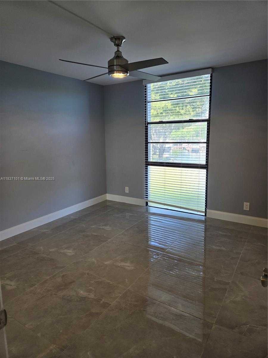 Small Image of 3401 NORTH COUNTRY CLUB DR #EI-202, Aventura Number 25