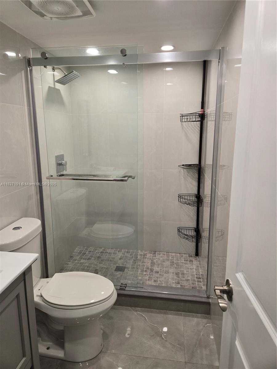 Small Image of 3401 NORTH COUNTRY CLUB DR #EI-202, Aventura Number 27