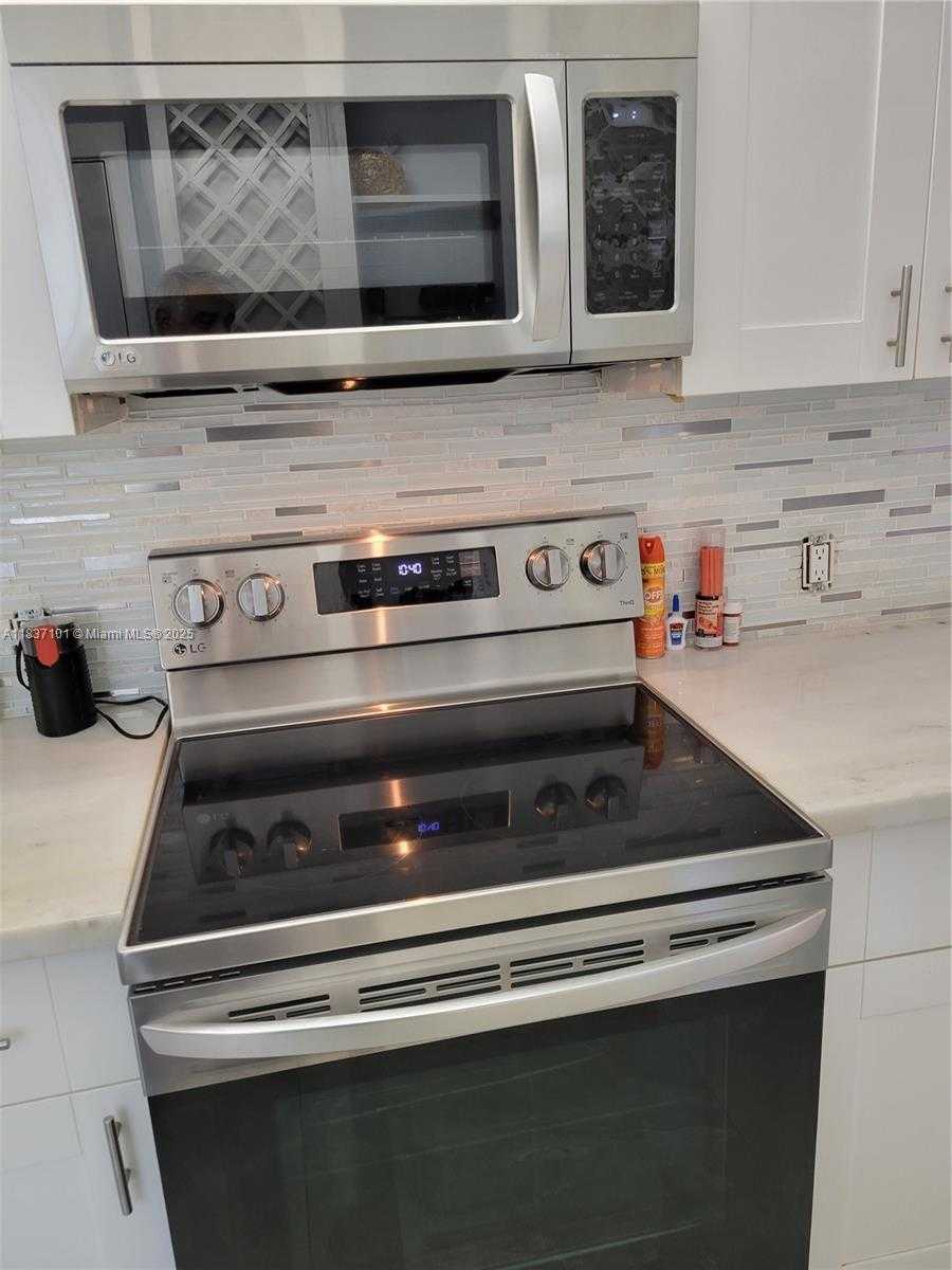 Small Image of 3401 NORTH COUNTRY CLUB DR #EI-202, Aventura Number 4