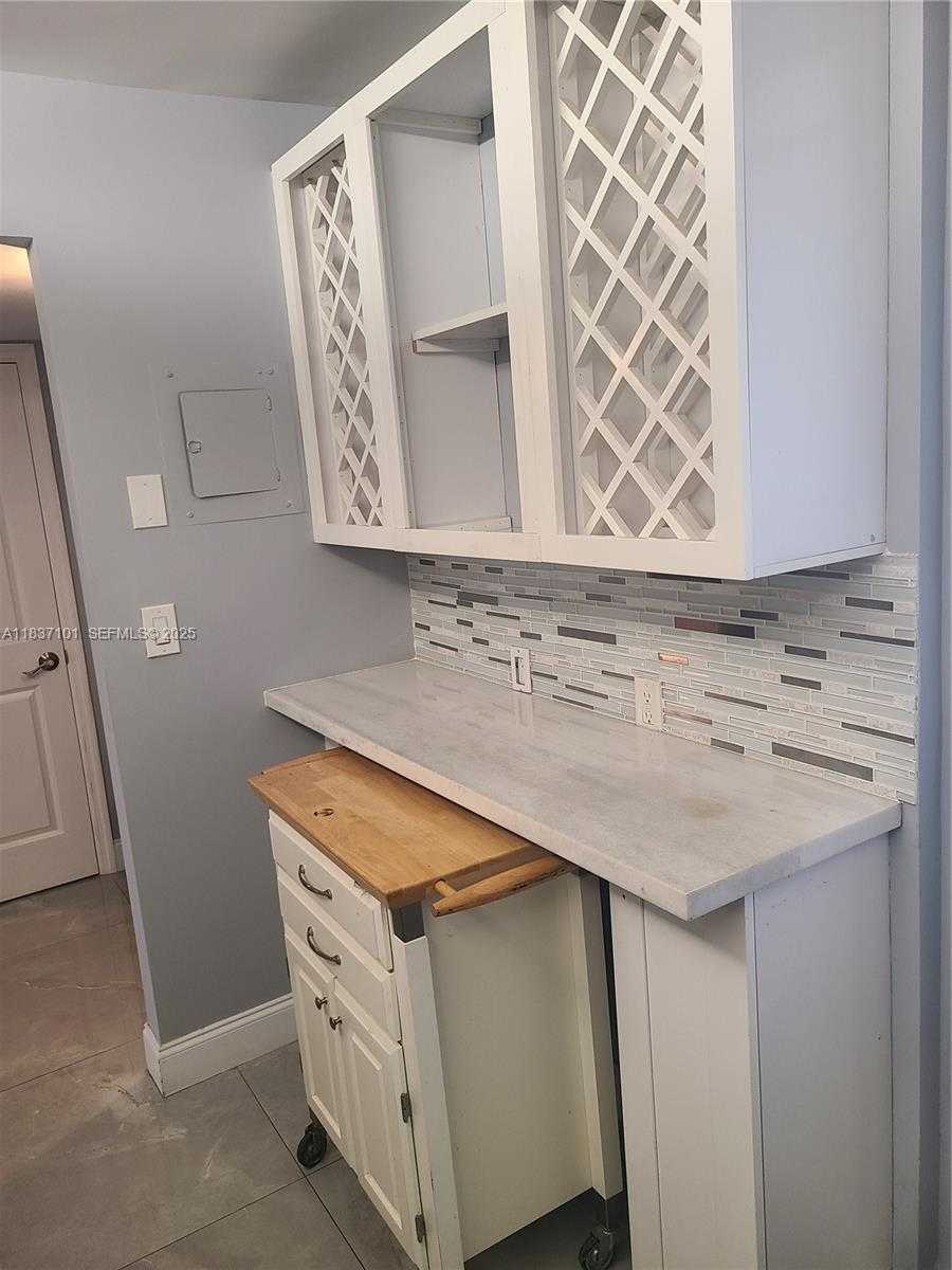 Small Image of 3401 NORTH COUNTRY CLUB DR #EI-202, Aventura Number 41