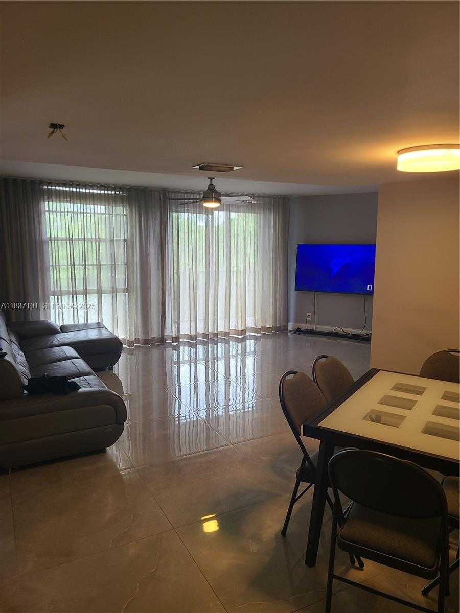 Small Image of 3401 NORTH COUNTRY CLUB DR #EI-202, Aventura Number 44