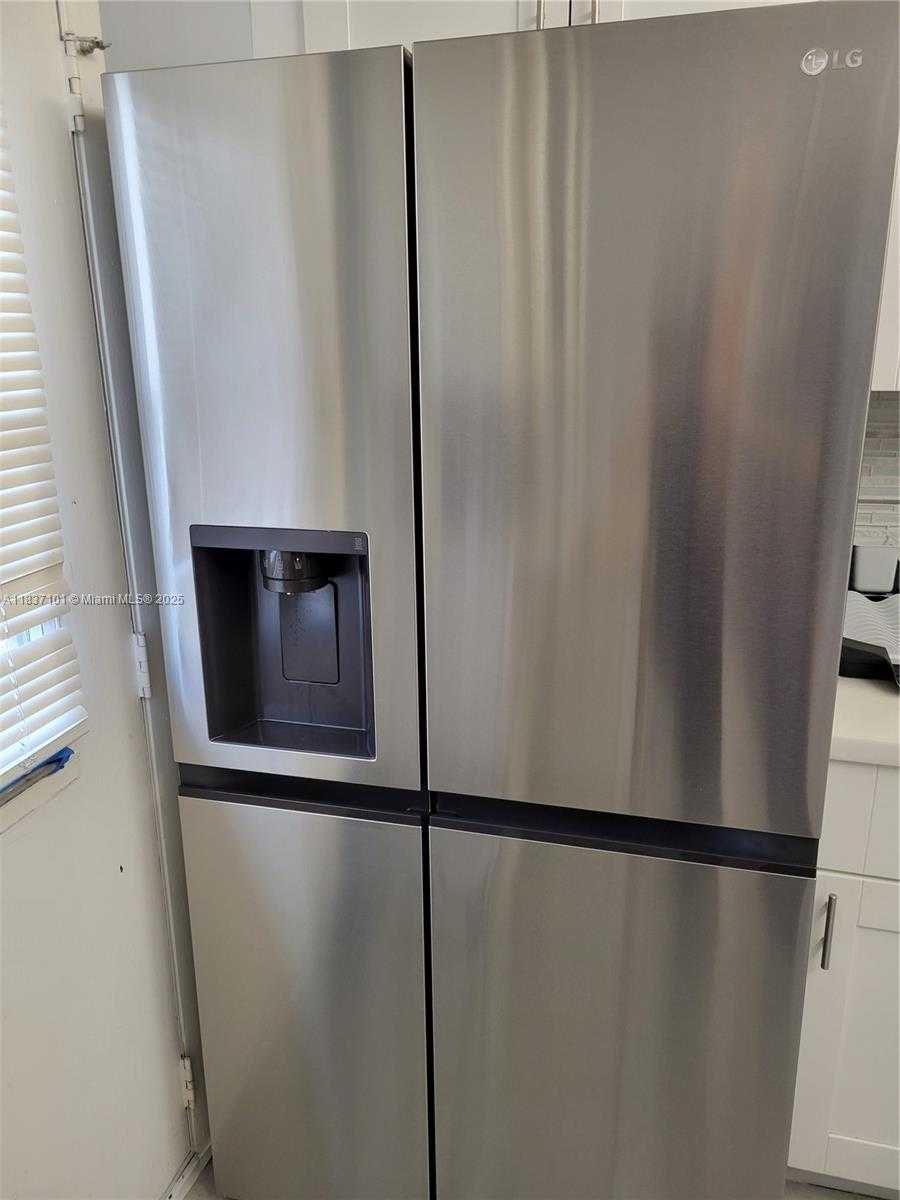Small Image of 3401 NORTH COUNTRY CLUB DR #EI-202, Aventura Number 6