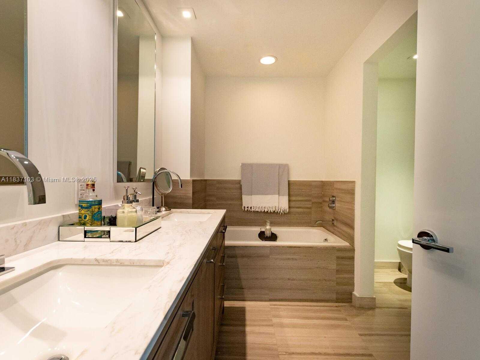 Small Image of 360 OCEAN DR #606S, Key Biscayne Number 28