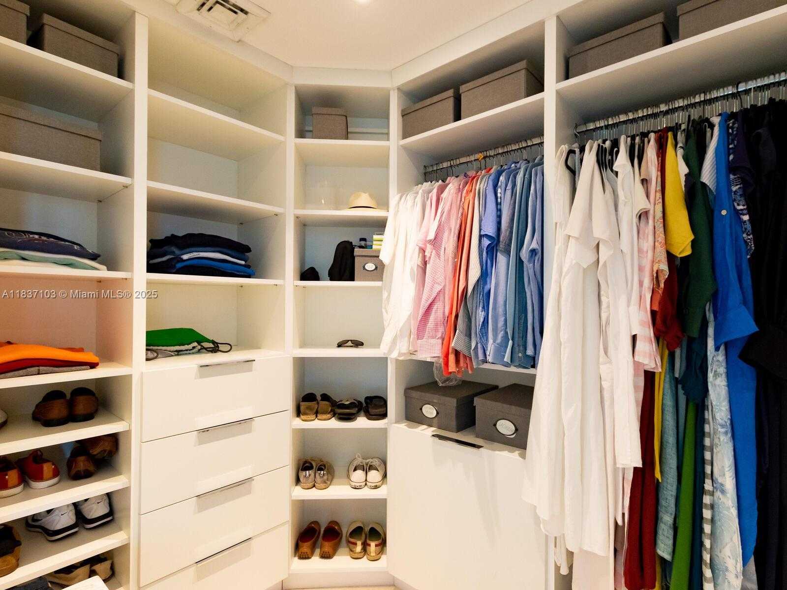 Small Image of 360 OCEAN DR #606S, Key Biscayne Number 33