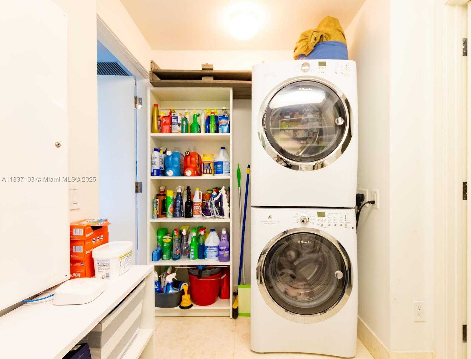 Small Image of 360 OCEAN DR #606S, Key Biscayne Number 34