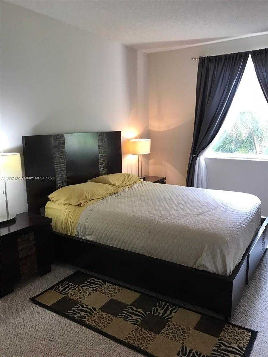 Small Image of 17150 NORTH BAY RD #2522, Sunny Isles Beach Number 12