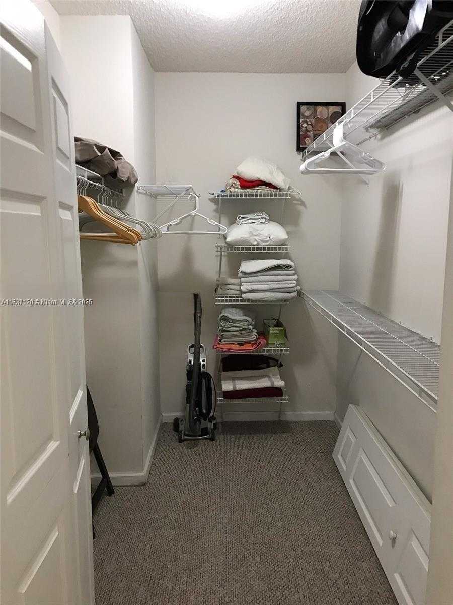 Small Image of 17150 NORTH BAY RD #2522, Sunny Isles Beach Number 13