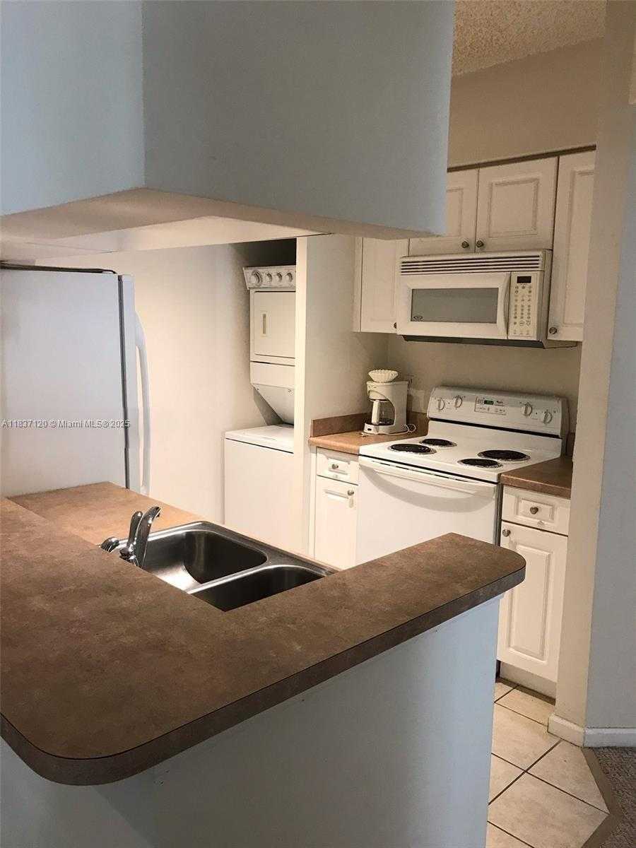Small Image of 17150 NORTH BAY RD #2522, Sunny Isles Beach Number 8