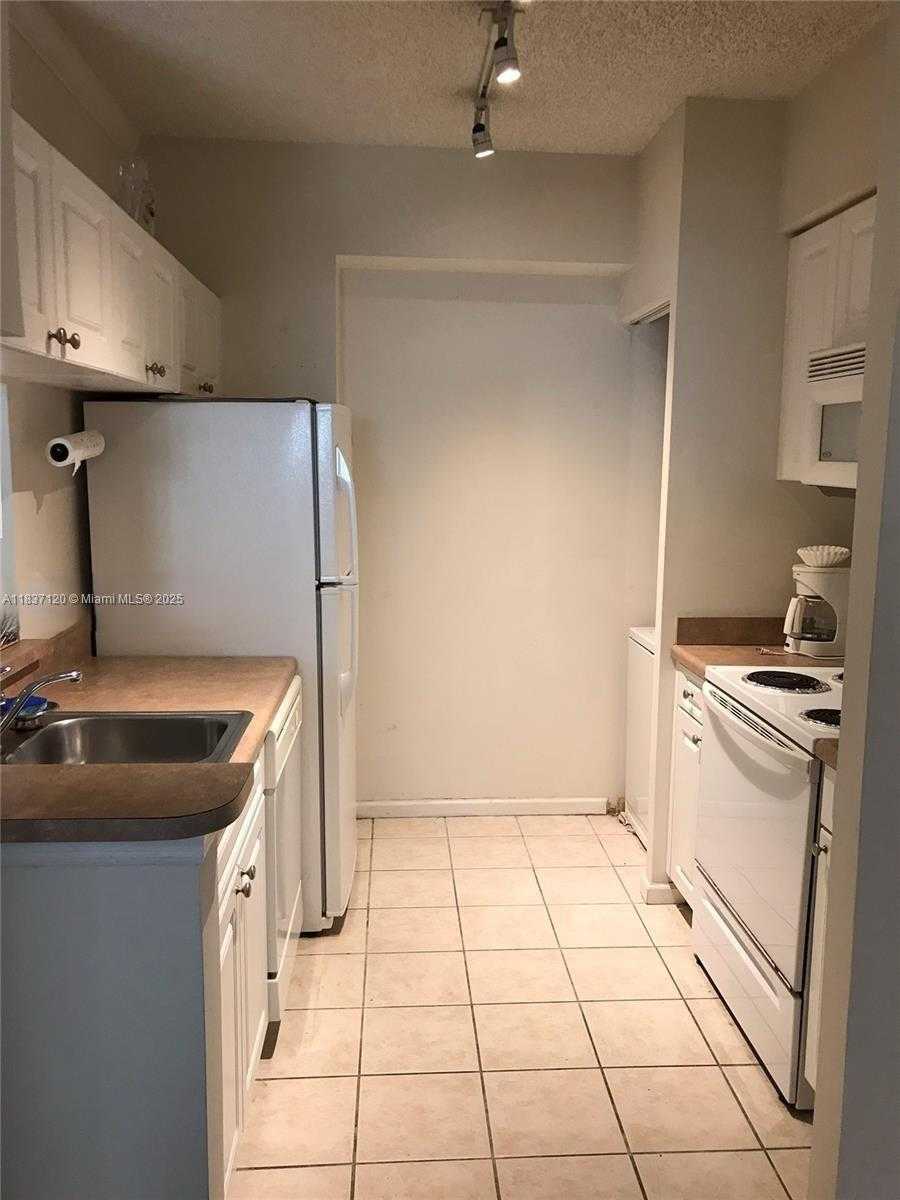 Small Image of 17150 NORTH BAY RD #2522, Sunny Isles Beach Number 9