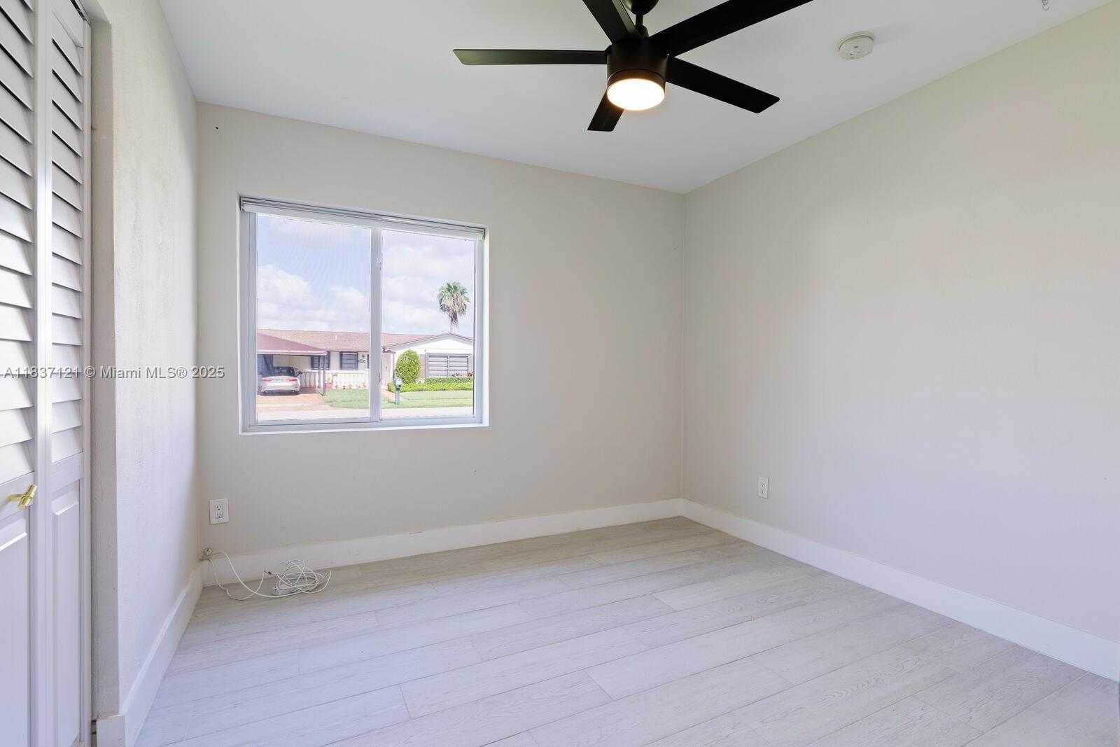 Small Image of 18013 SOUTH WEST 89TH PL, Palmetto Bay Number 15