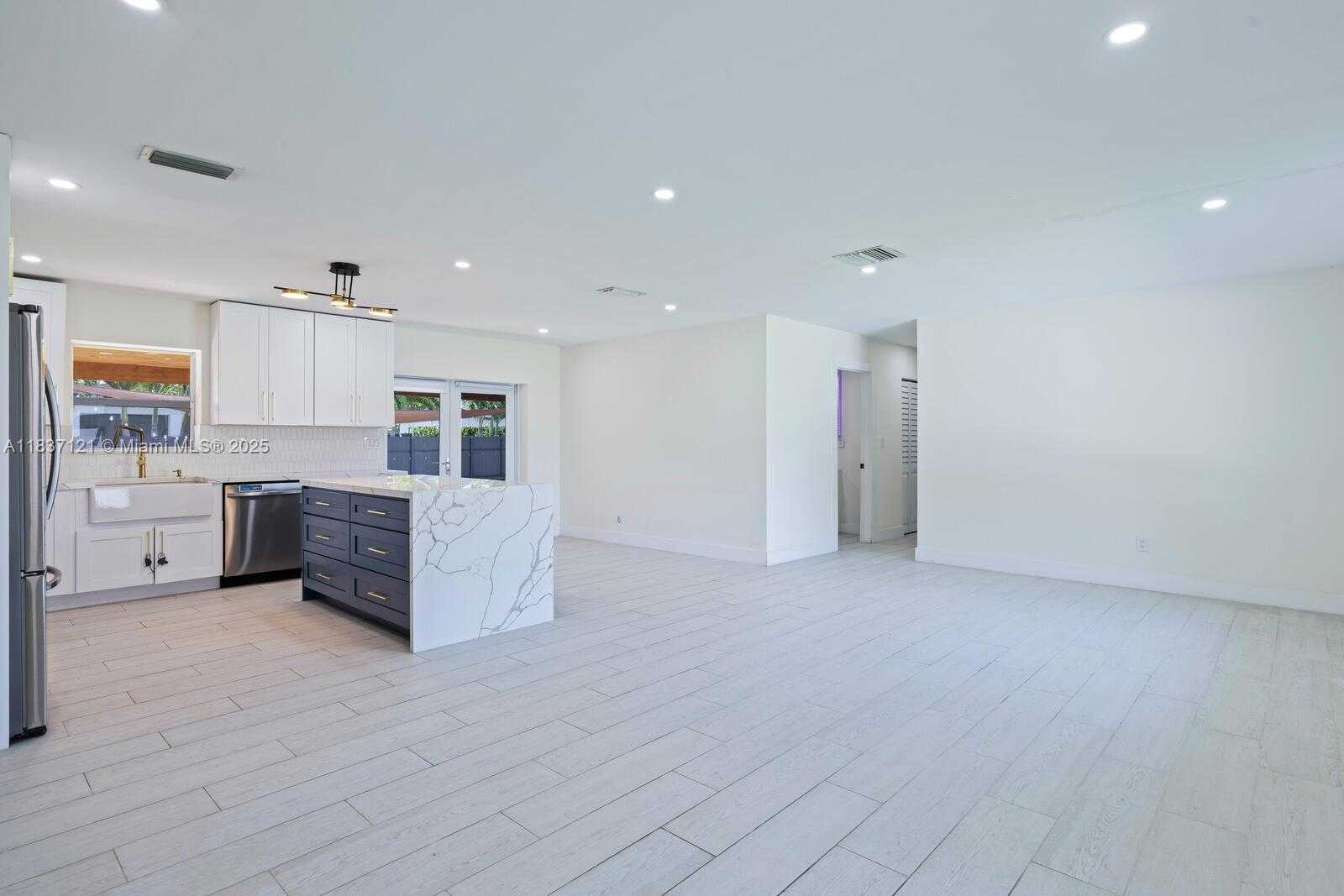 Small Image of 18013 SOUTH WEST 89TH PL, Palmetto Bay Number 3