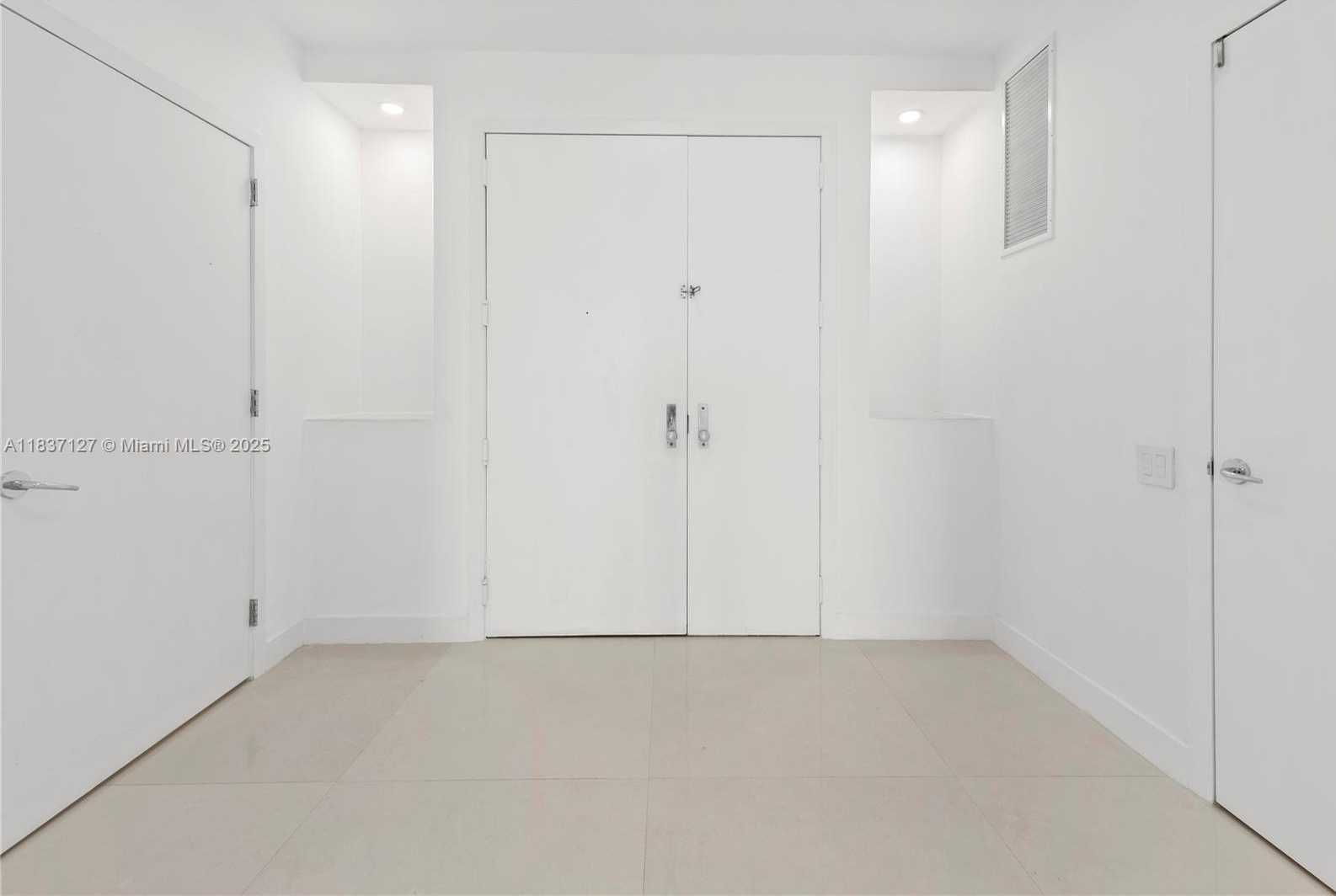 Small Image of Miami Number 23