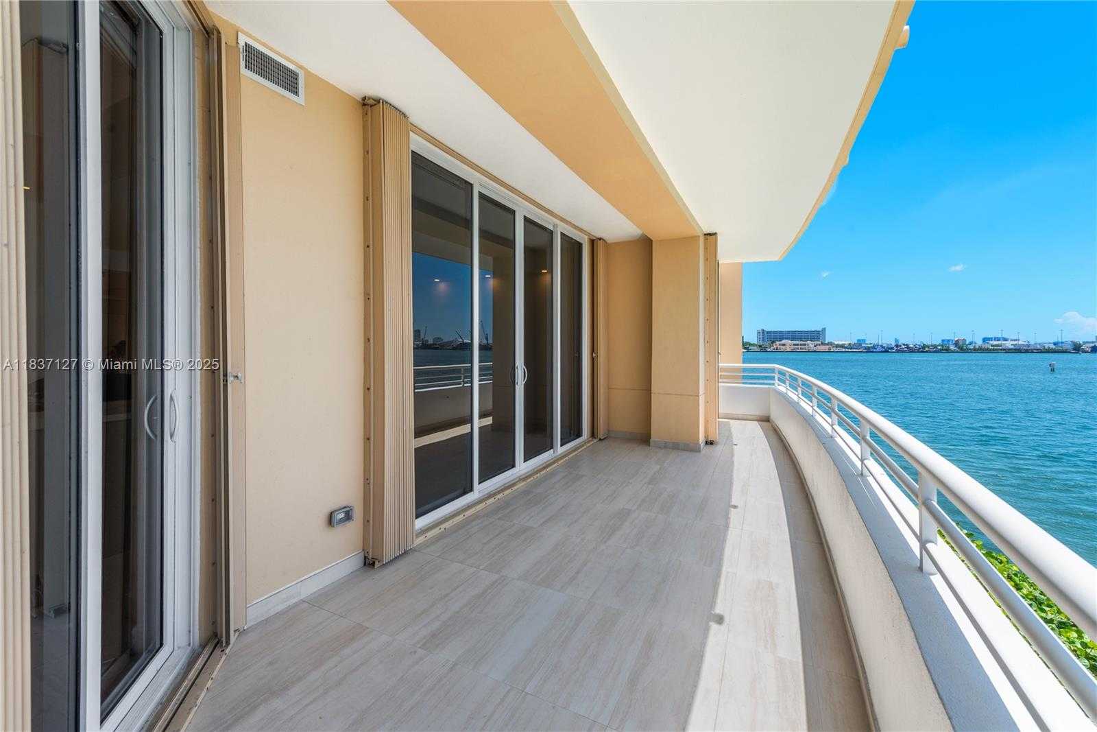 Small Image of Miami Number 29