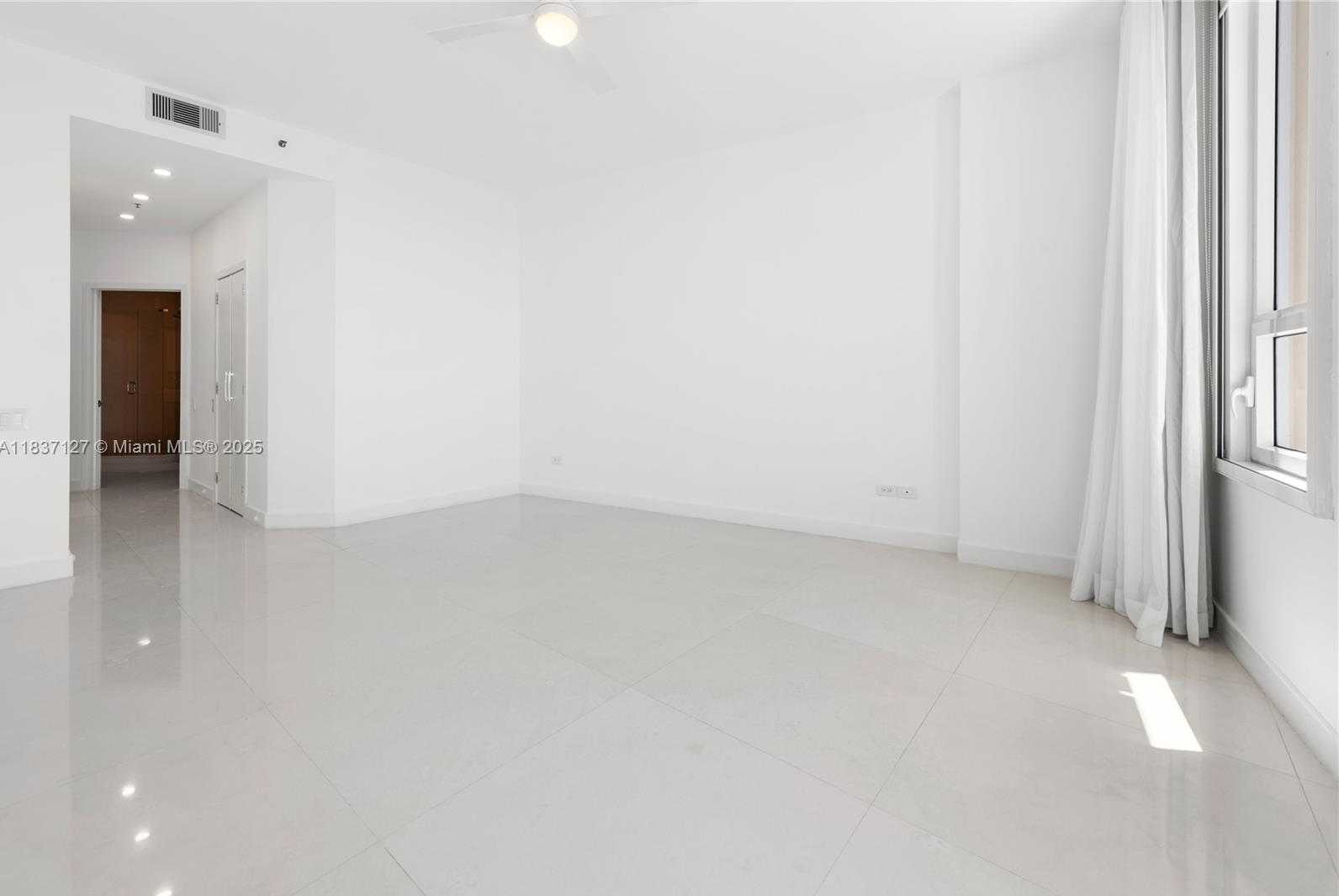Small Image of Miami Number 37