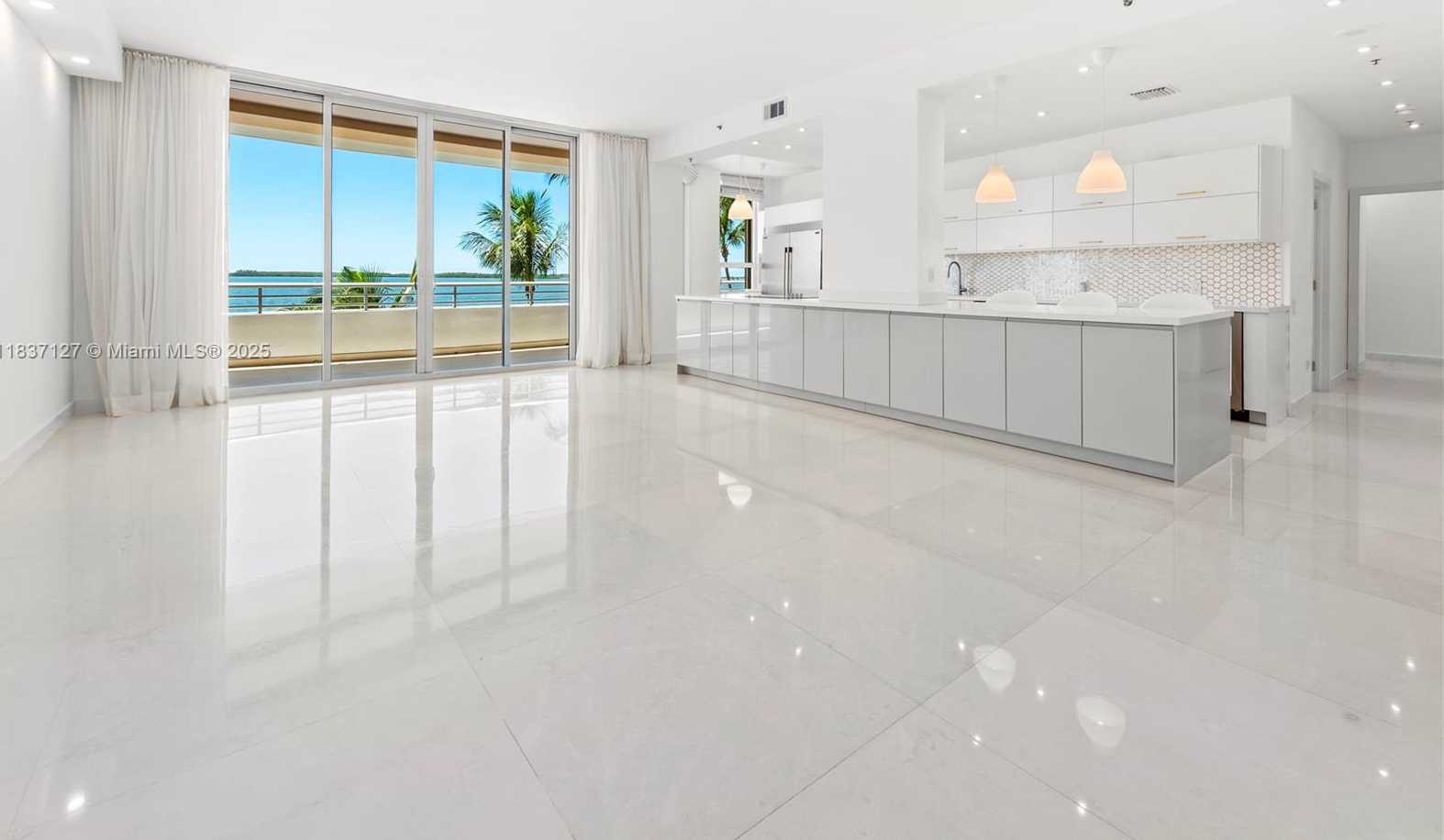 Small Image of Miami Number 4