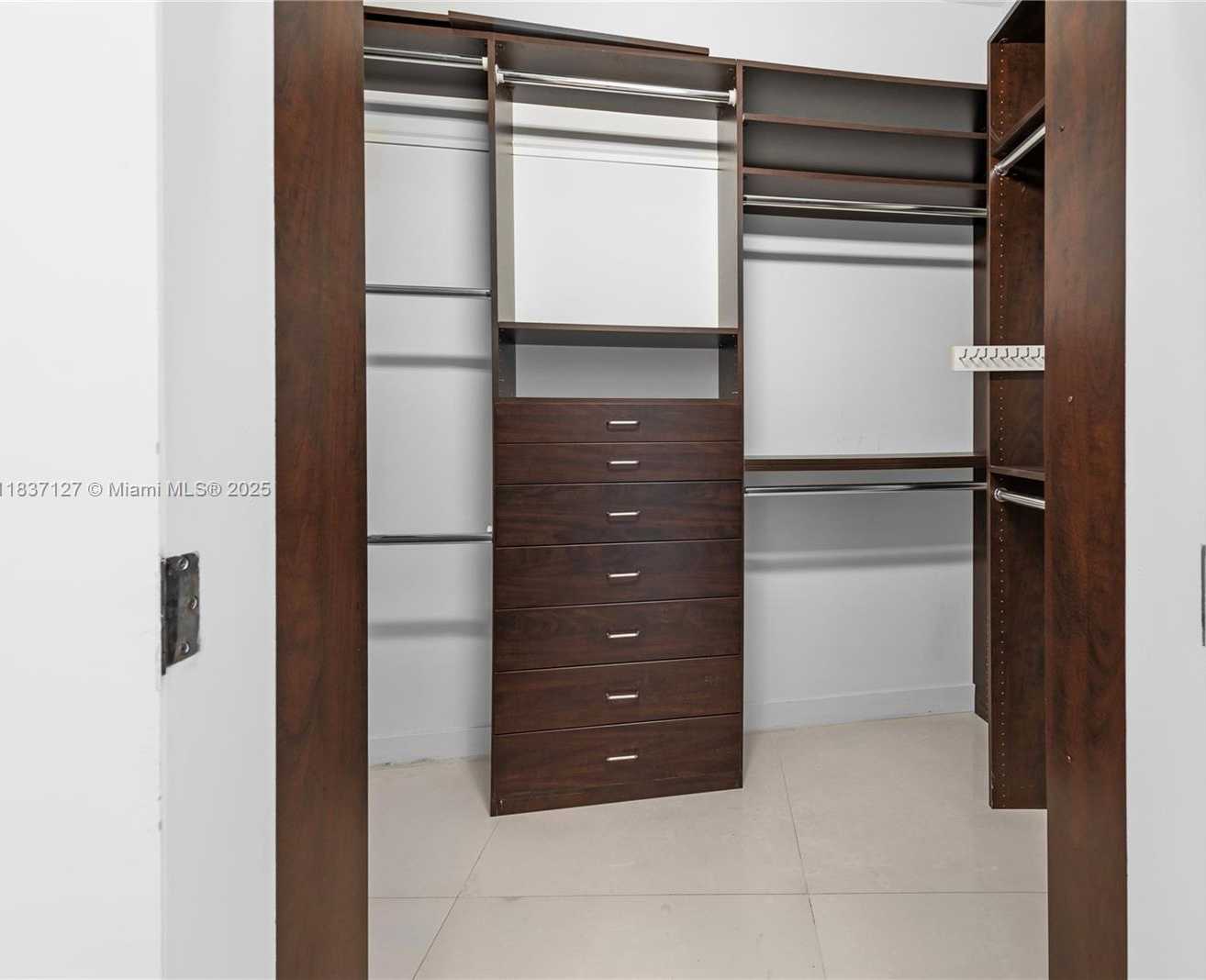 Small Image of Miami Number 44