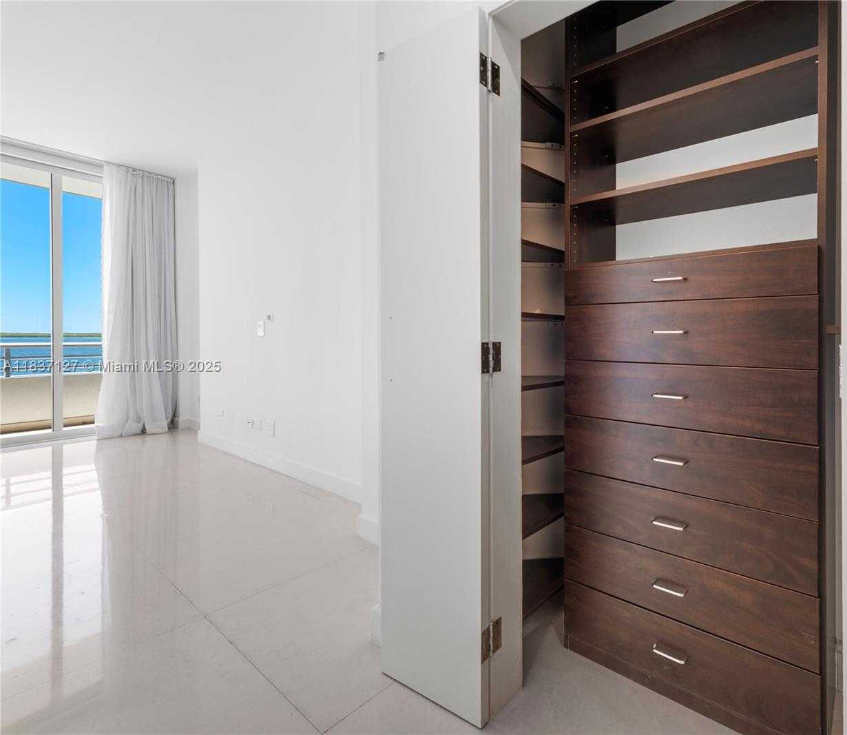 Small Image of Miami Number 46
