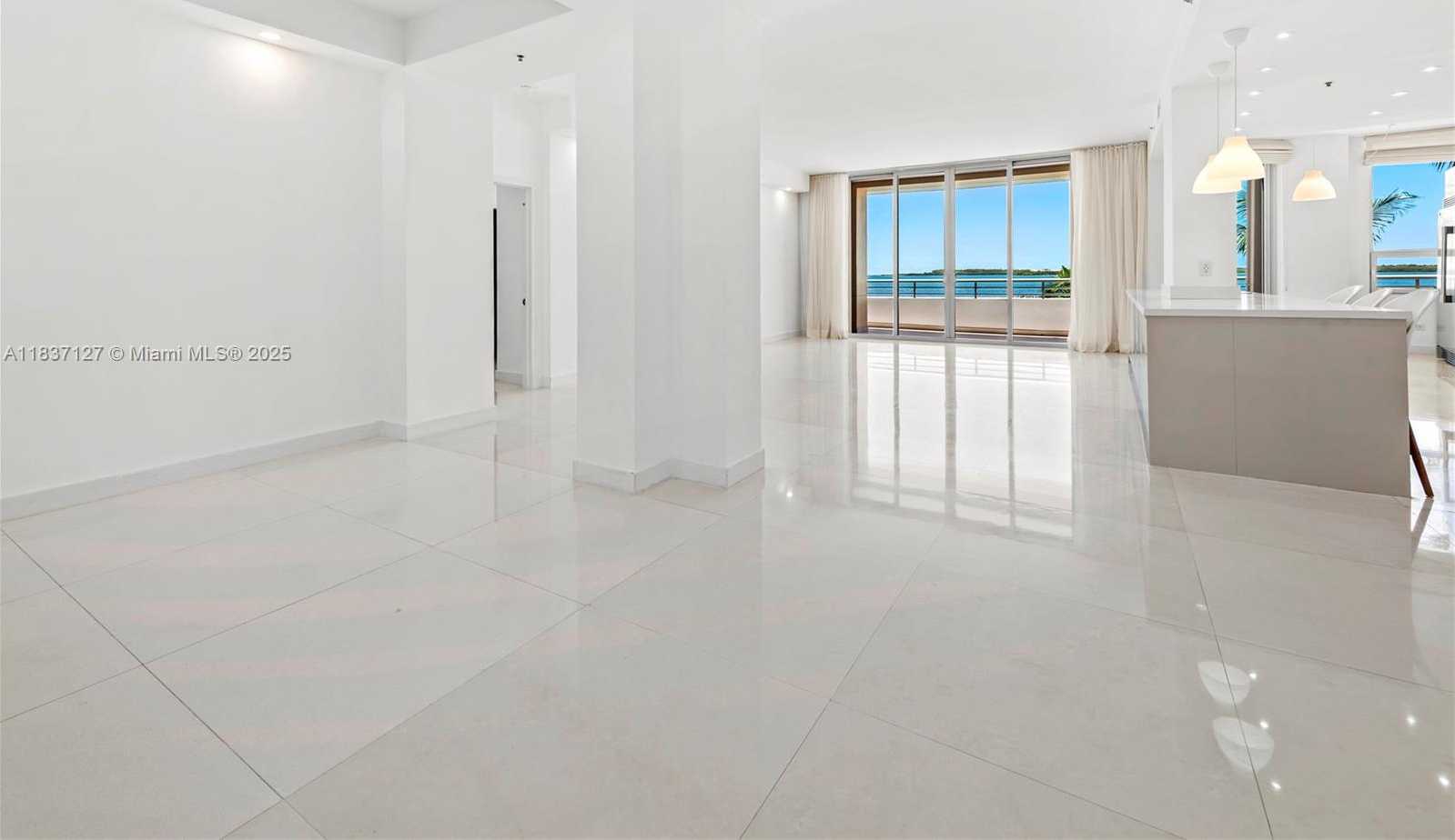 Small Image of Miami Number 6