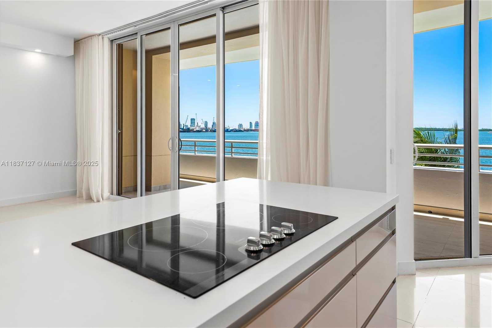 Small Image of Miami Number 9