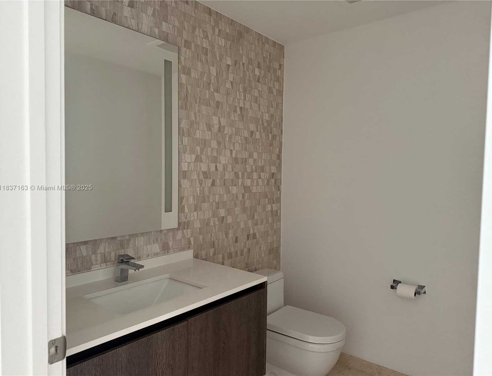 Small Image of 68 SOUTH EAST 6TH ST #3204, Miami Number 14