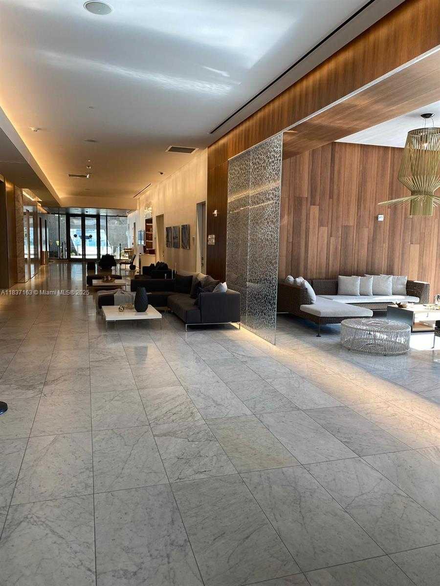Small Image of 68 SOUTH EAST 6TH ST #3204, Miami Number 4